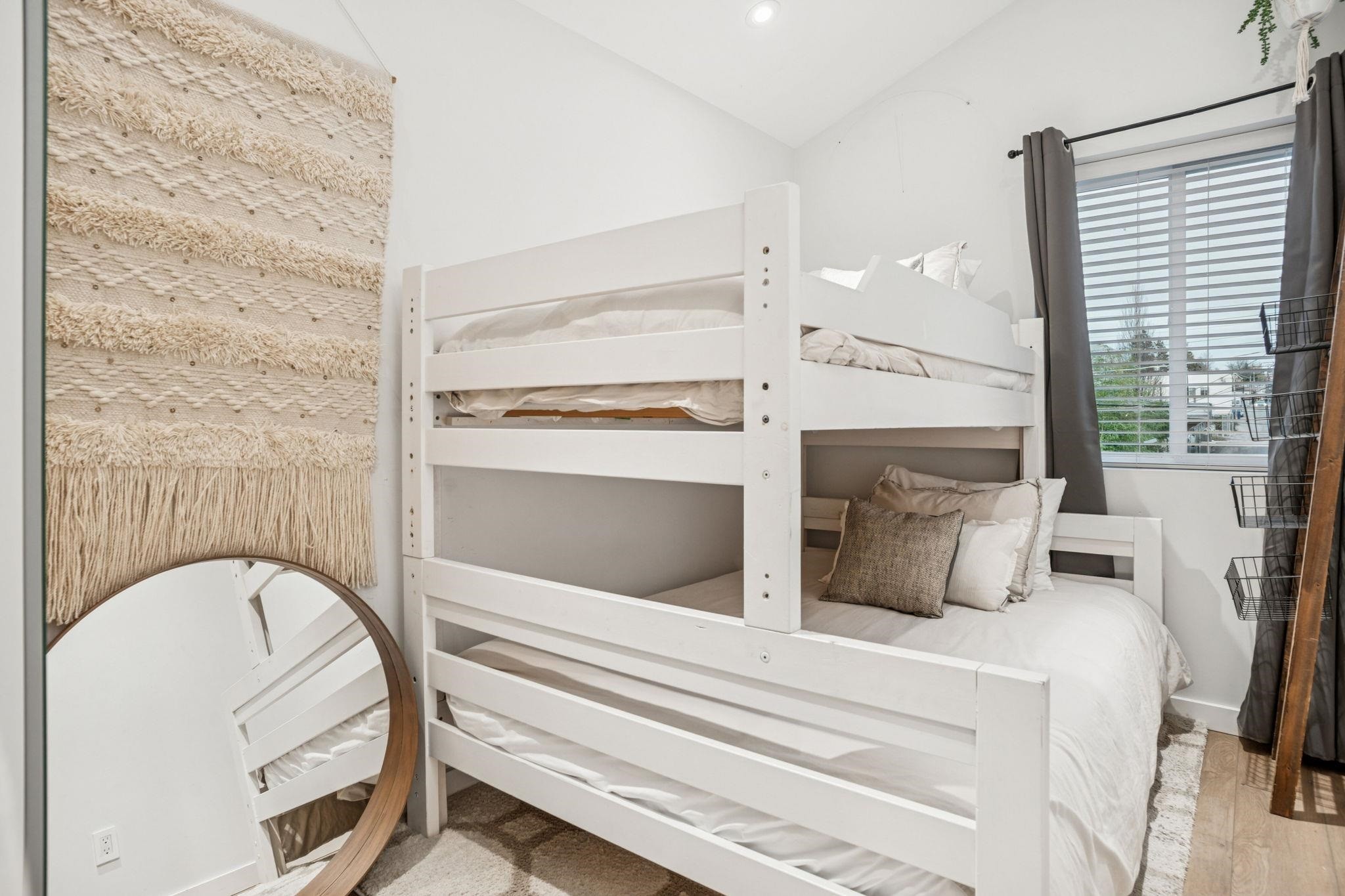 933 Mclean Drive, Vancouver, BC