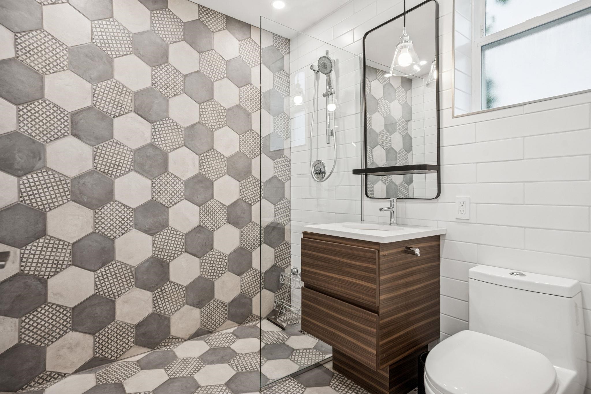 933 Mclean Drive, Vancouver, BC