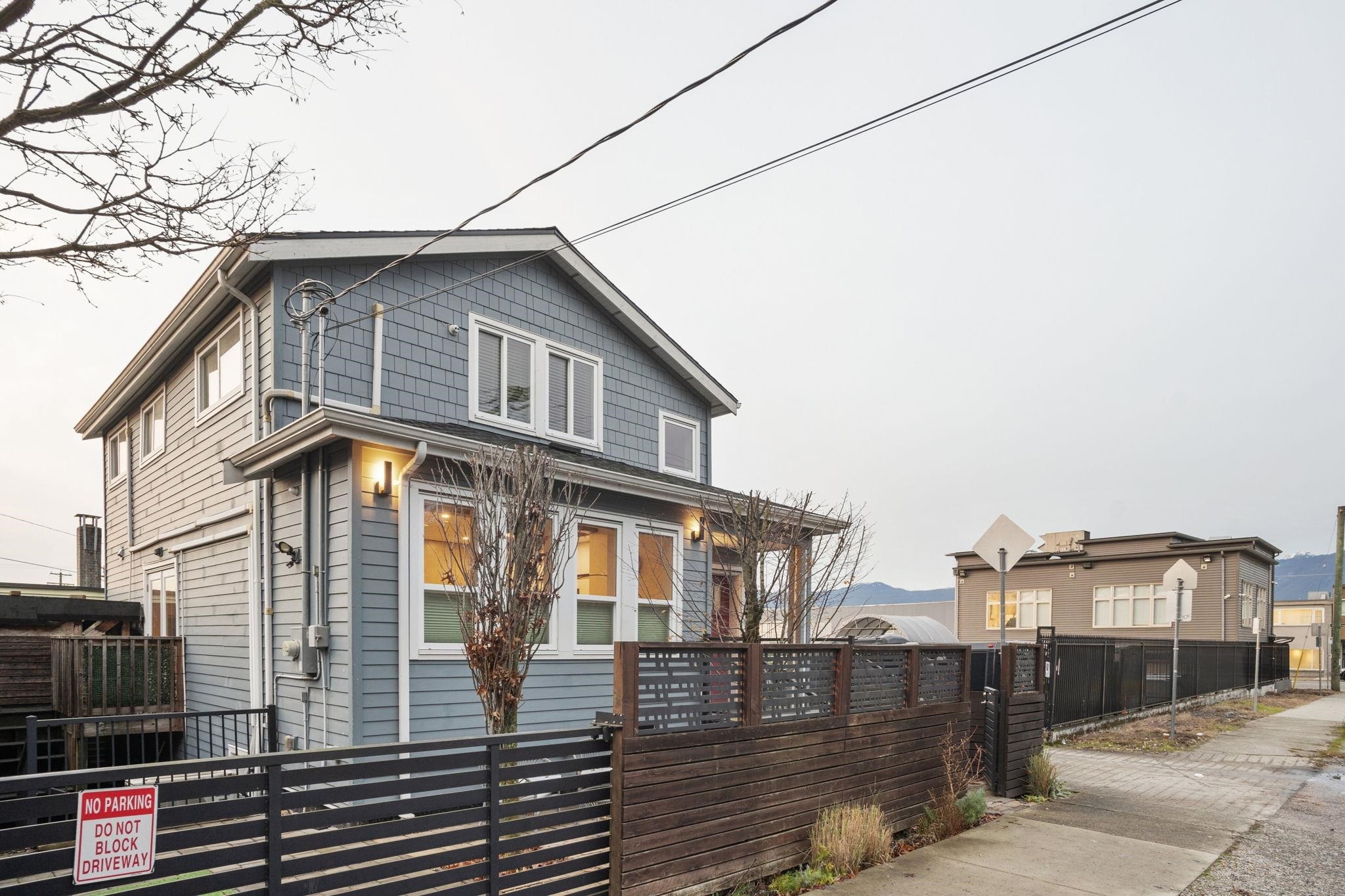 933 Mclean Drive, Vancouver, BC