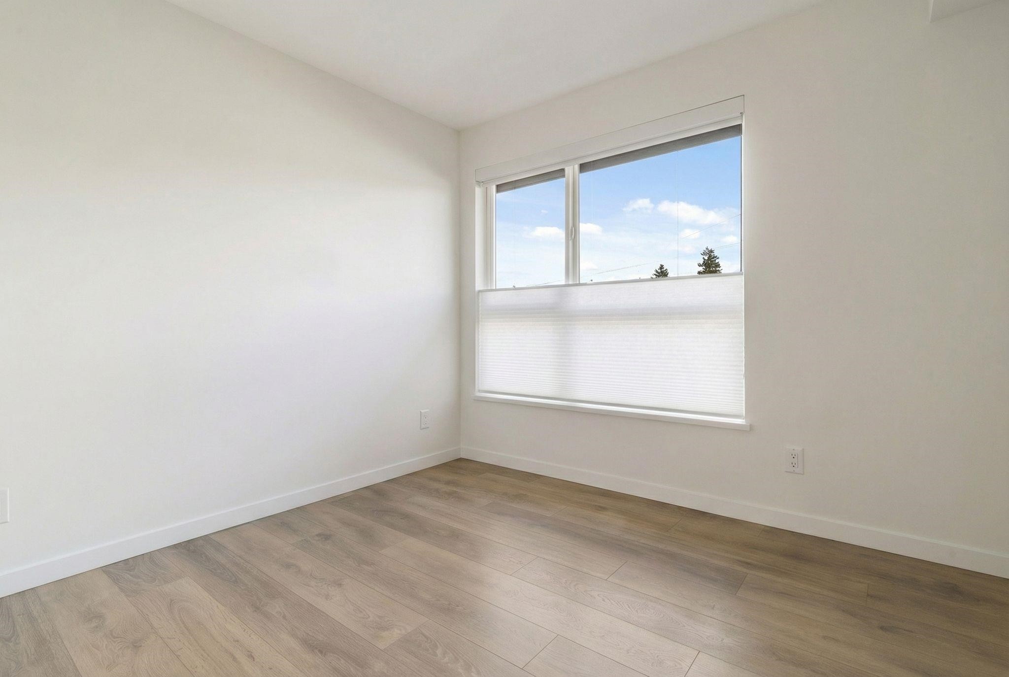 2-533 3Rd Street E, North Vancouver, BC