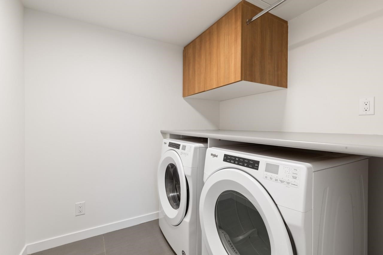 2-533 3Rd Street E, North Vancouver, BC