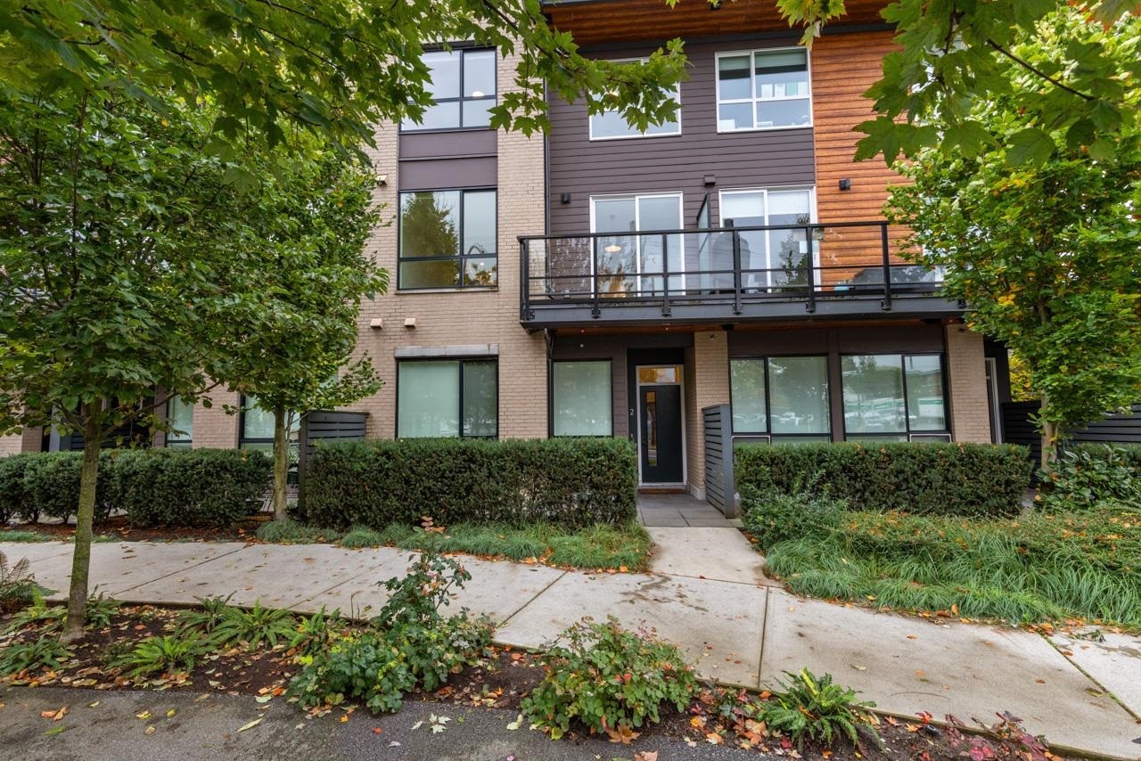 2-533 3Rd Street E, North Vancouver, BC