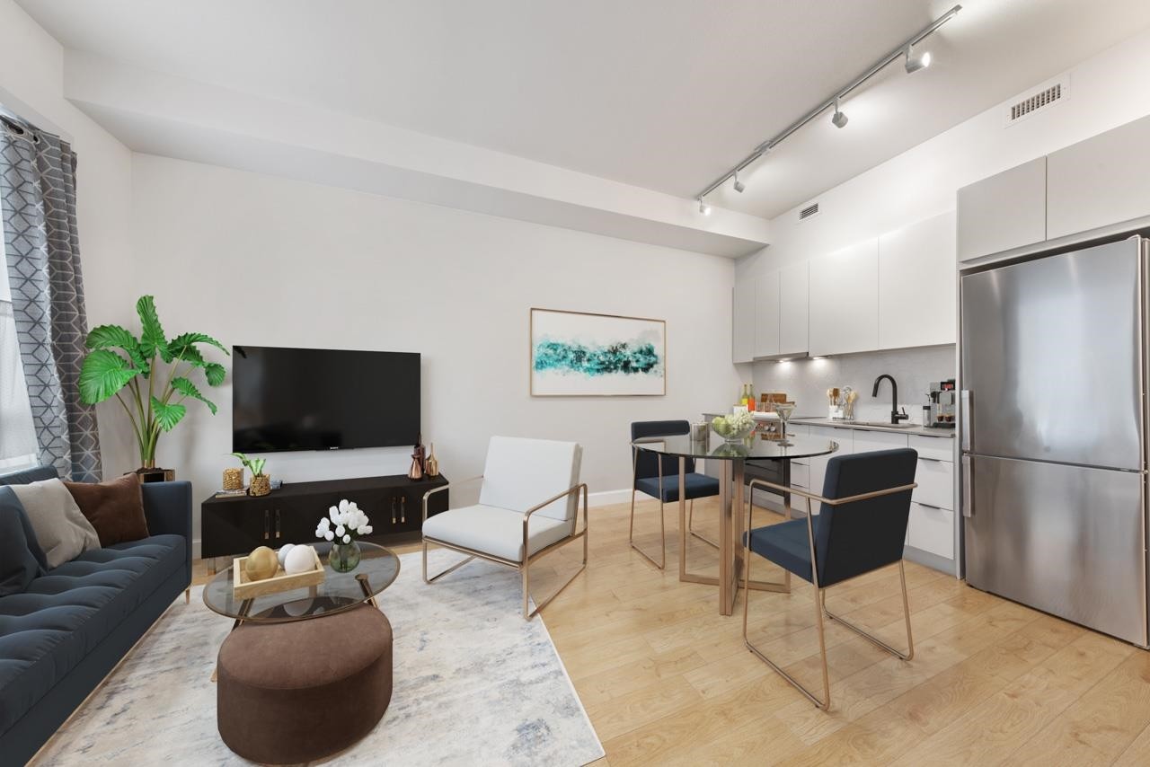 2-533 3Rd Street E, North Vancouver, BC