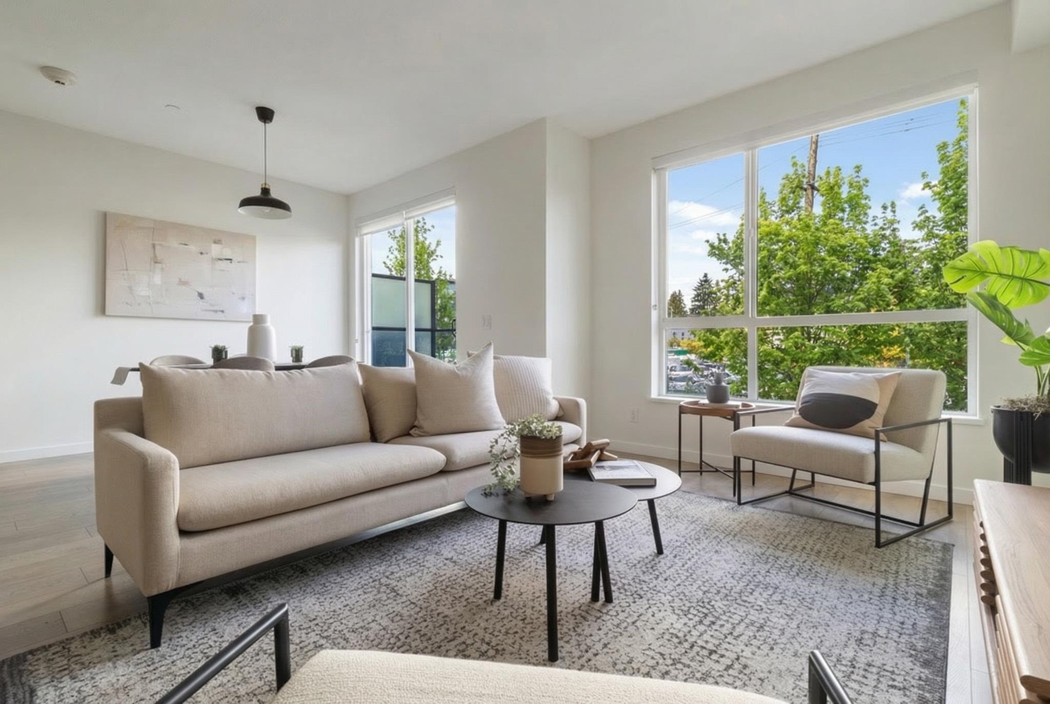 2-533 3Rd Street E, North Vancouver, BC