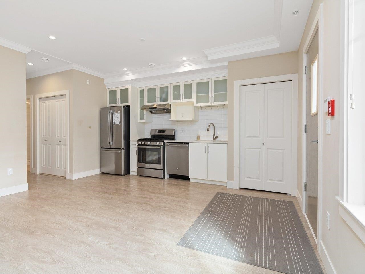 102-4577 Slocan Street, Vancouver, BC