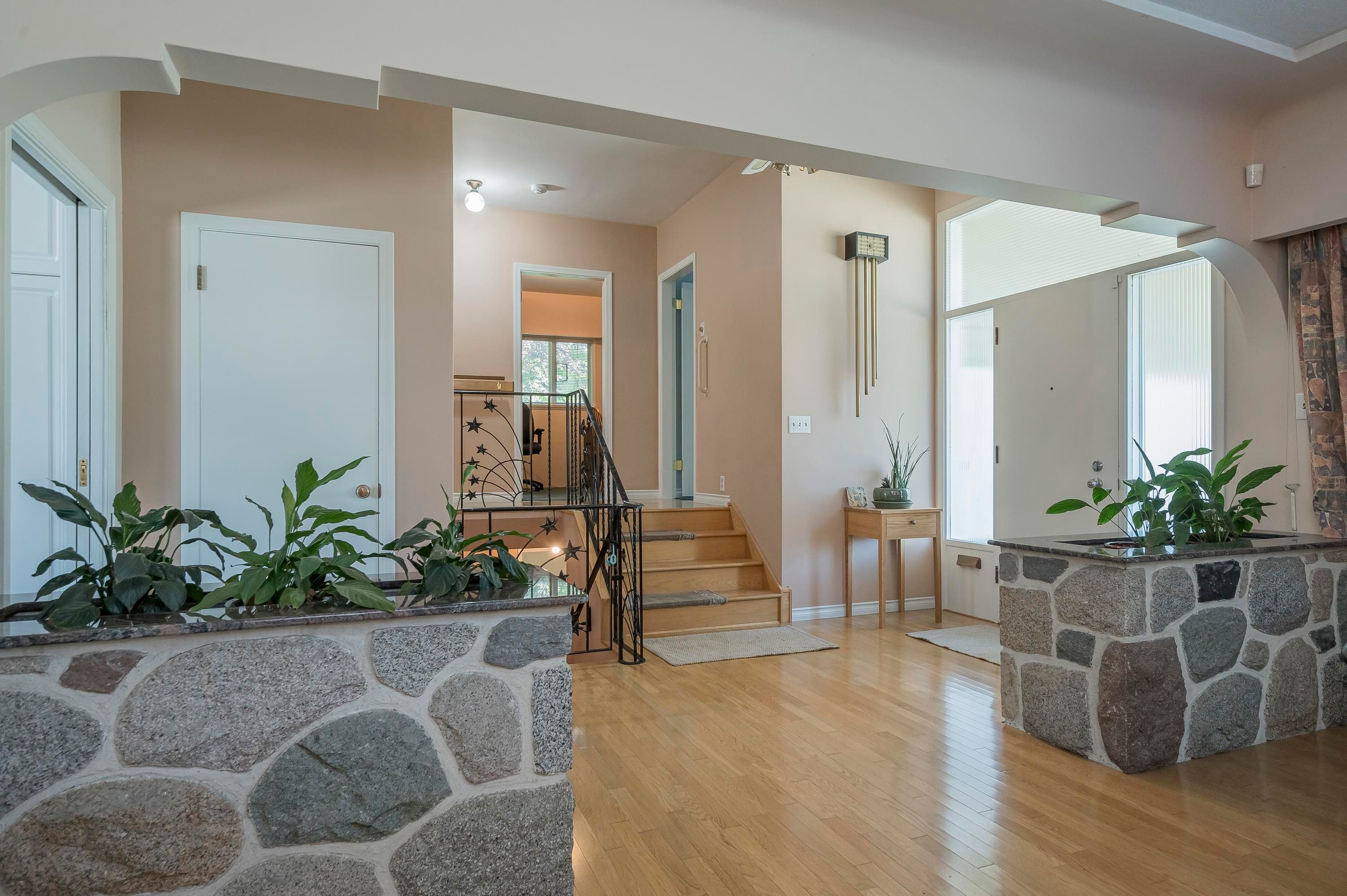 541 Cochrane Avenue, Coquitlam, BC