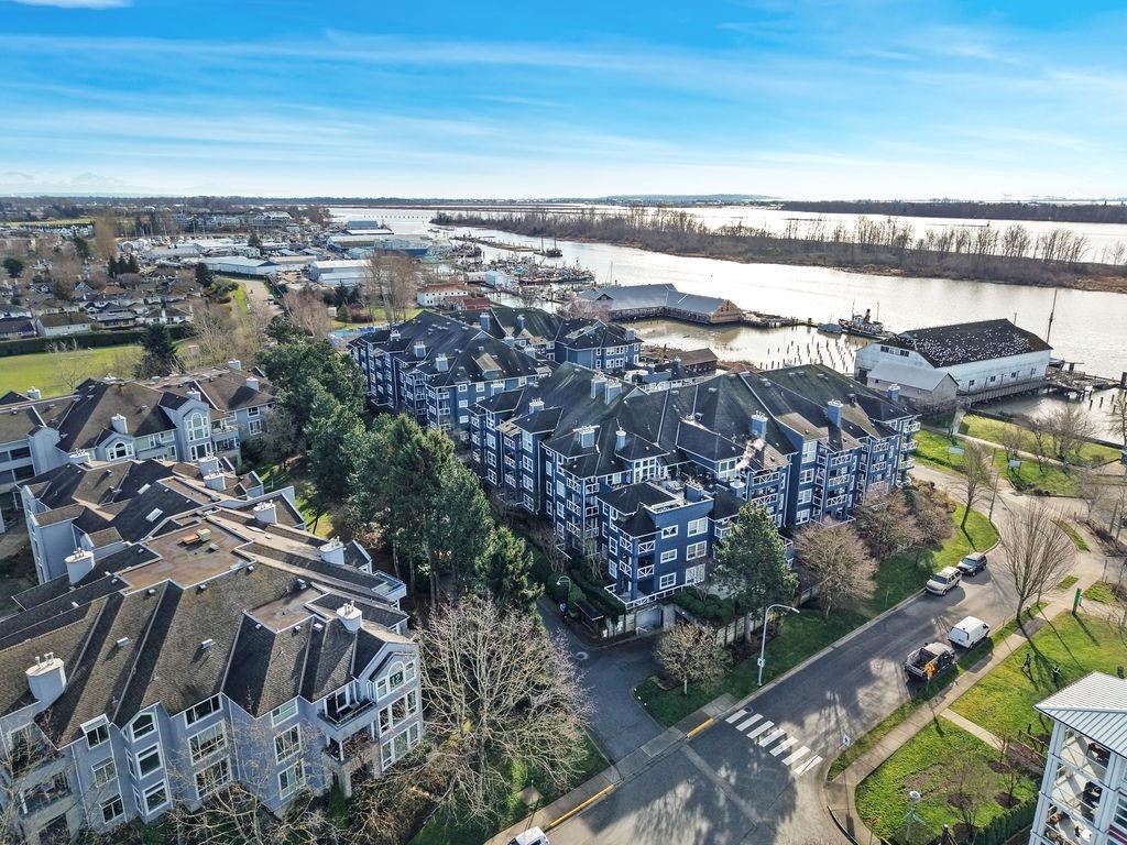 124-12931 Railway Avenue, Richmond, BC