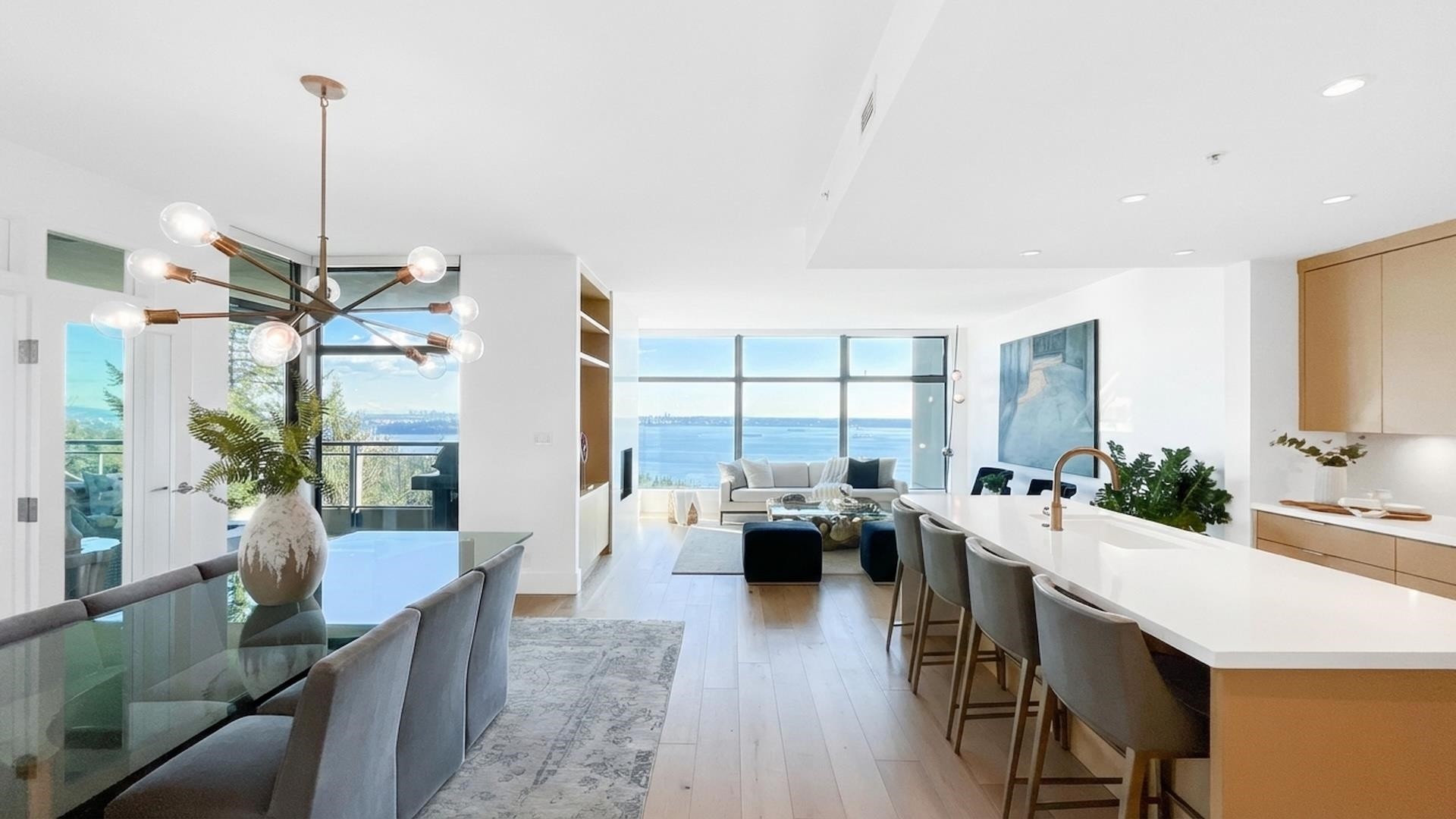 801-3315 Cypress Place, West Vancouver, BC