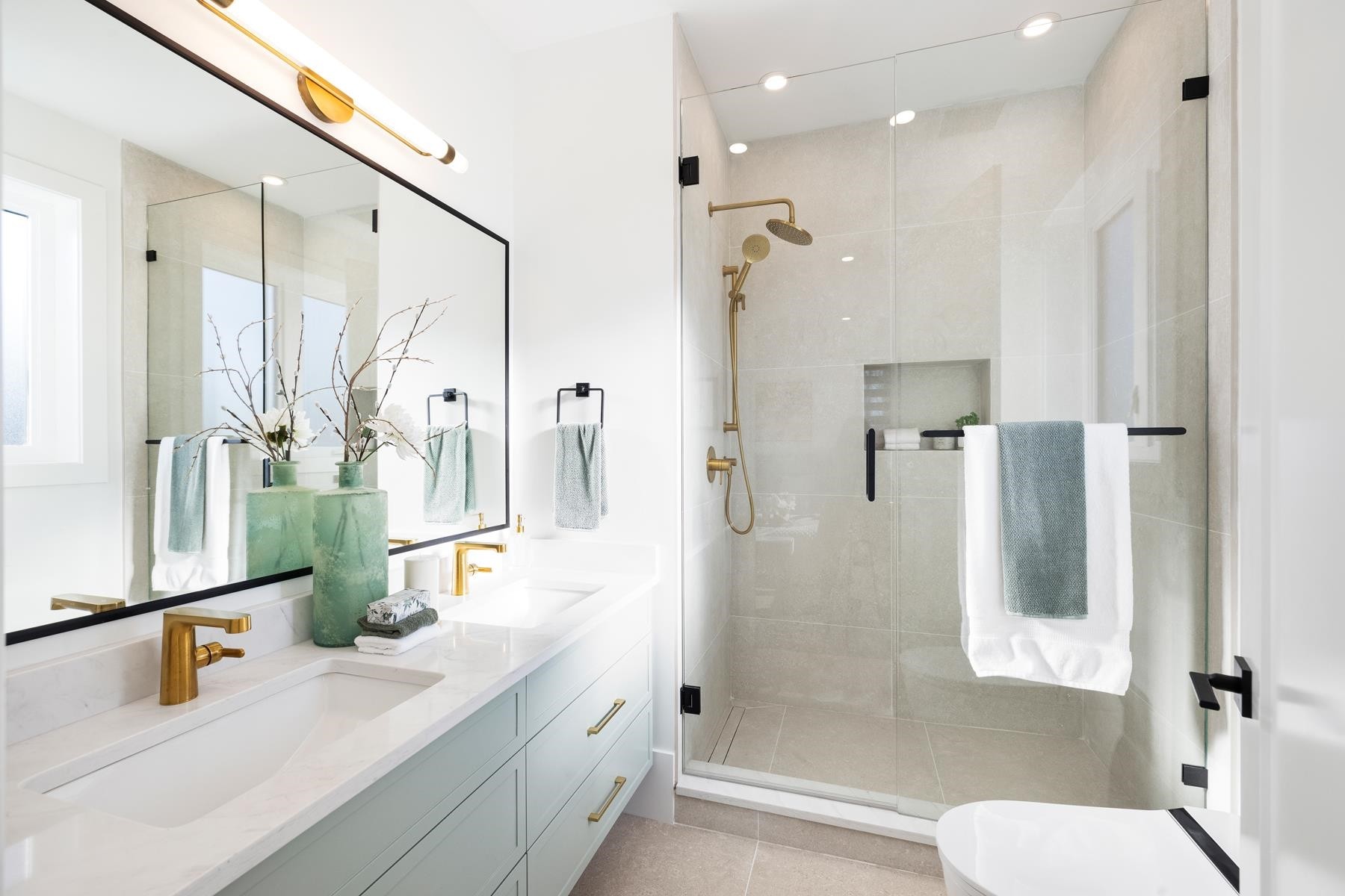 2334 5Th Avenue E, Vancouver, BC