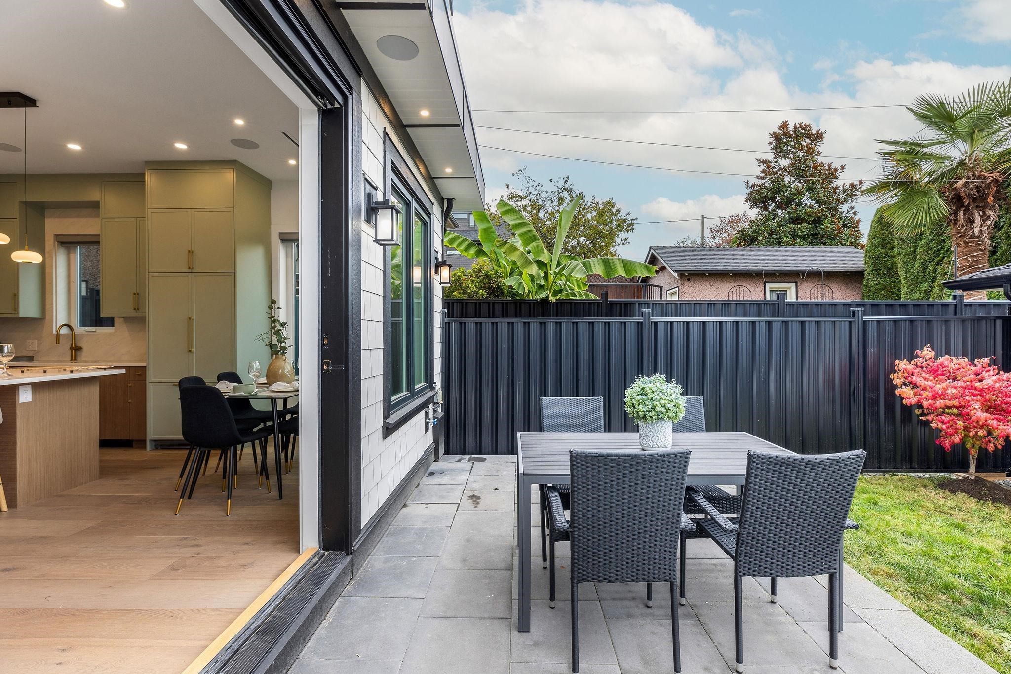 2334 5Th Avenue E, Vancouver, BC