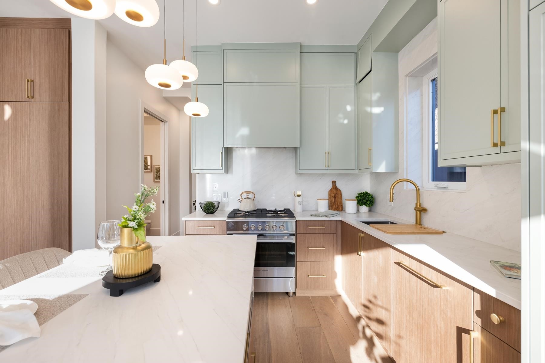 2334 5Th Avenue E, Vancouver, BC