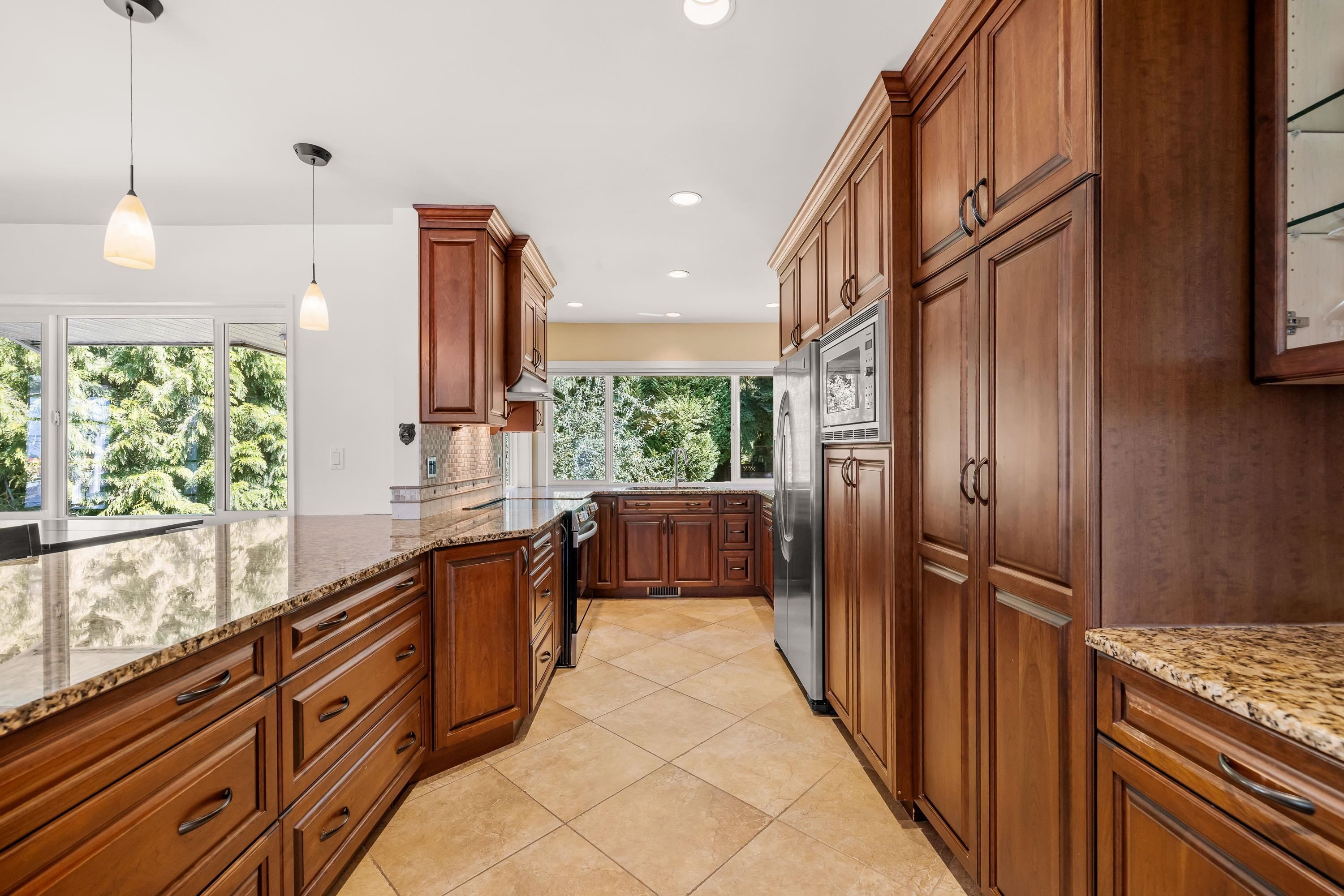 525 Appian Way, Coquitlam, BC