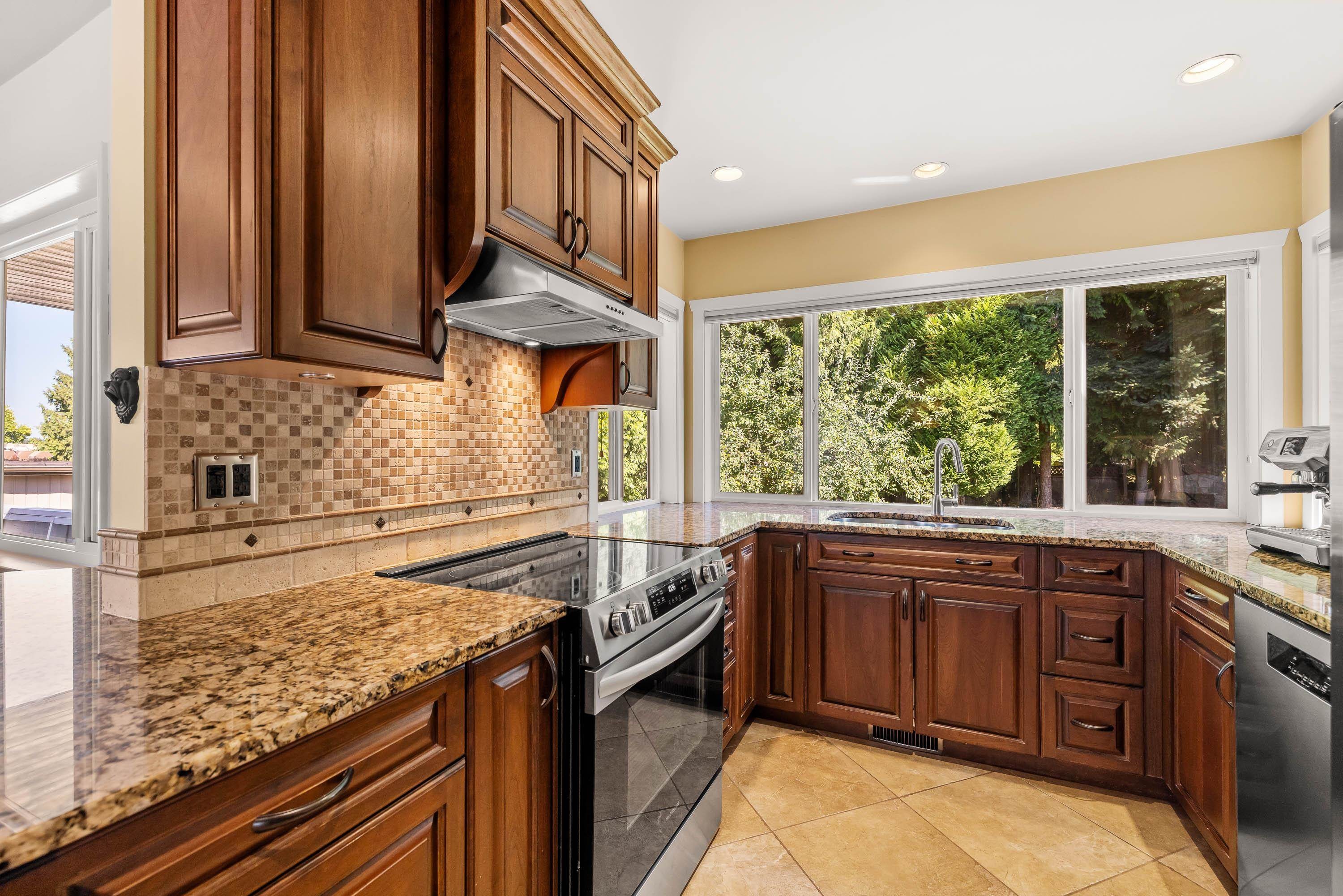 525 Appian Way, Coquitlam, BC