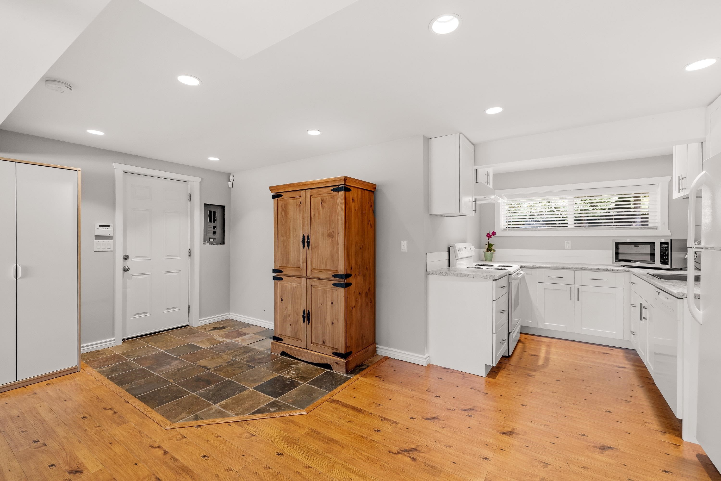 525 Appian Way, Coquitlam, BC