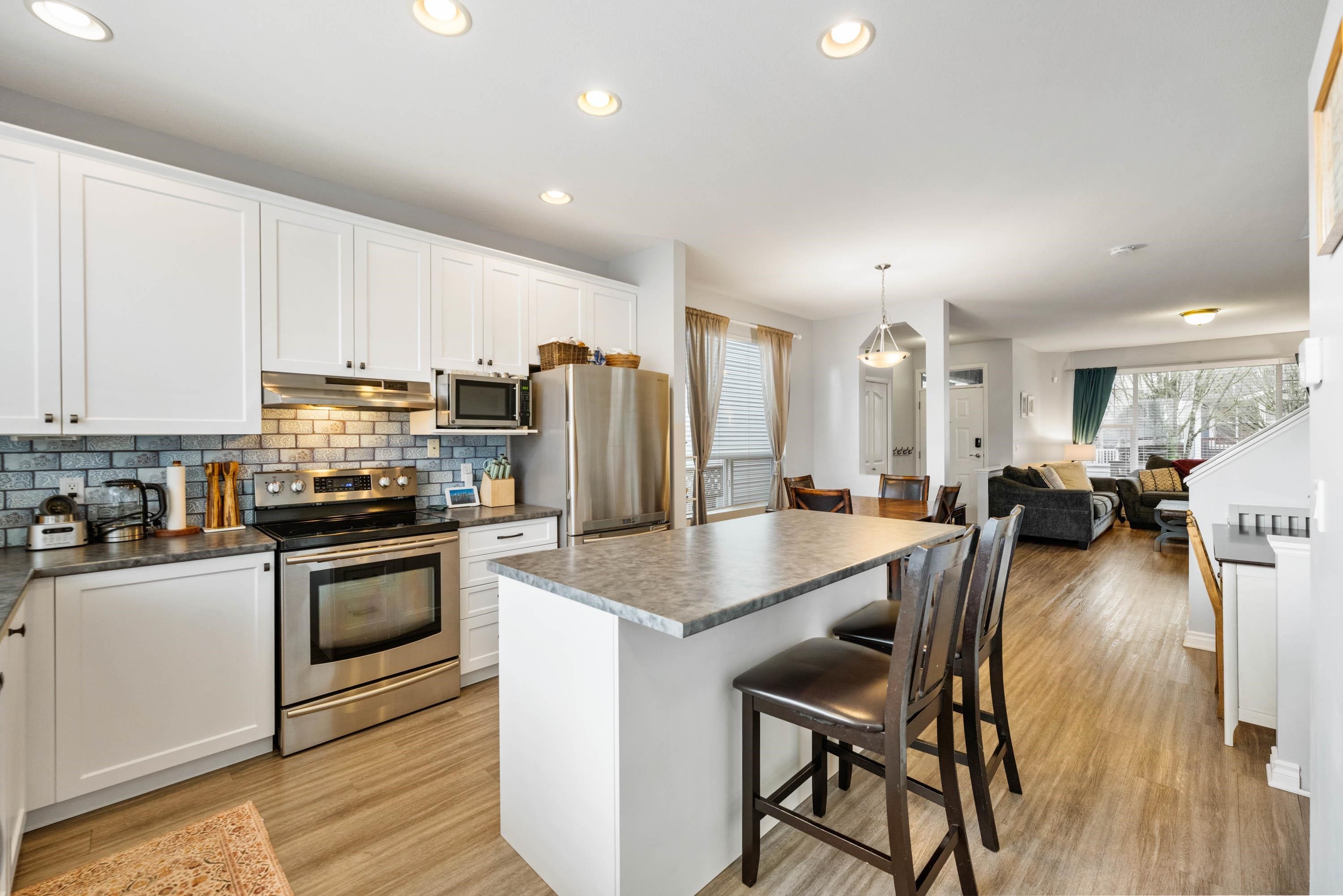 24320 102A Avenue, Maple Ridge, BC