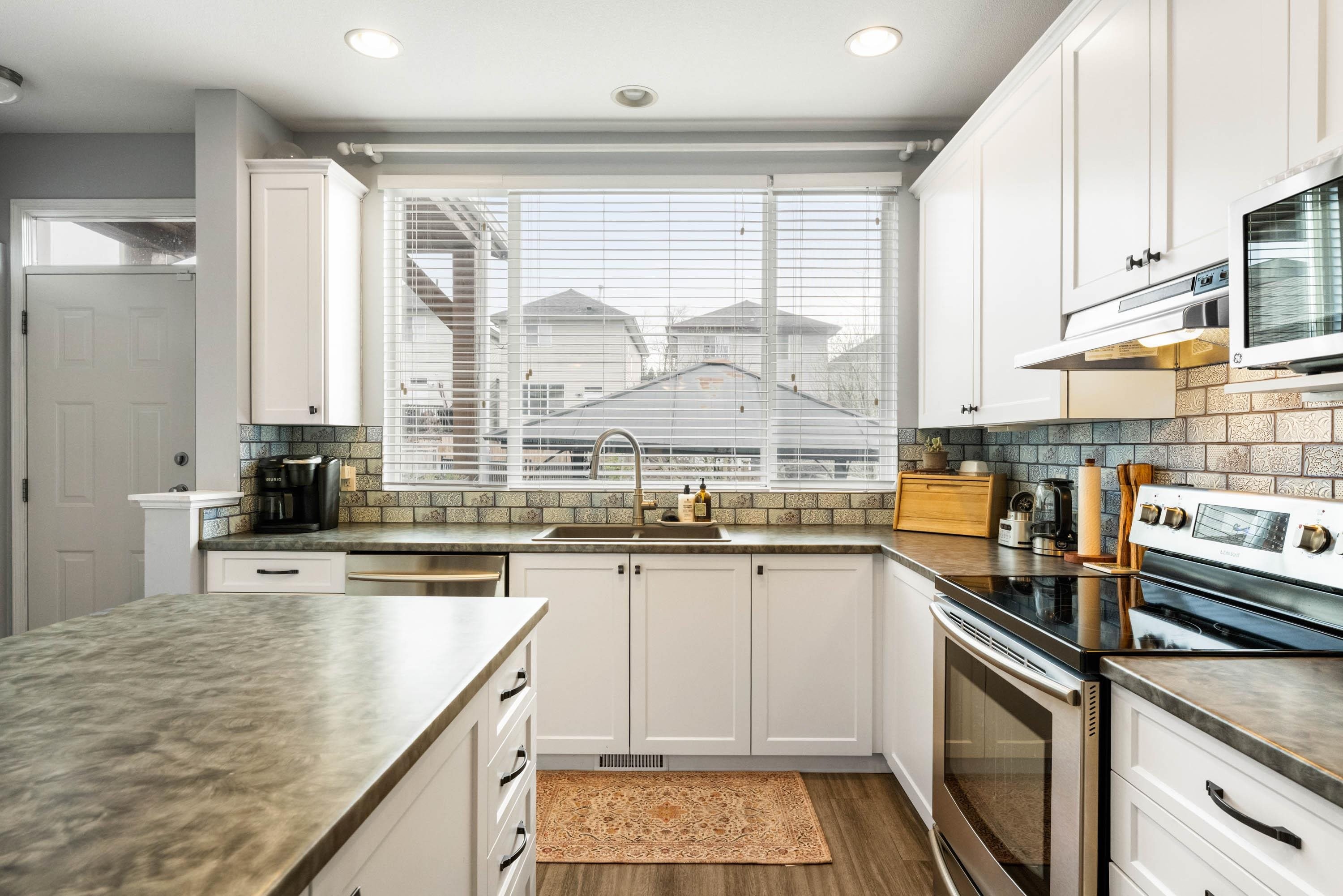 24320 102A Avenue, Maple Ridge, BC