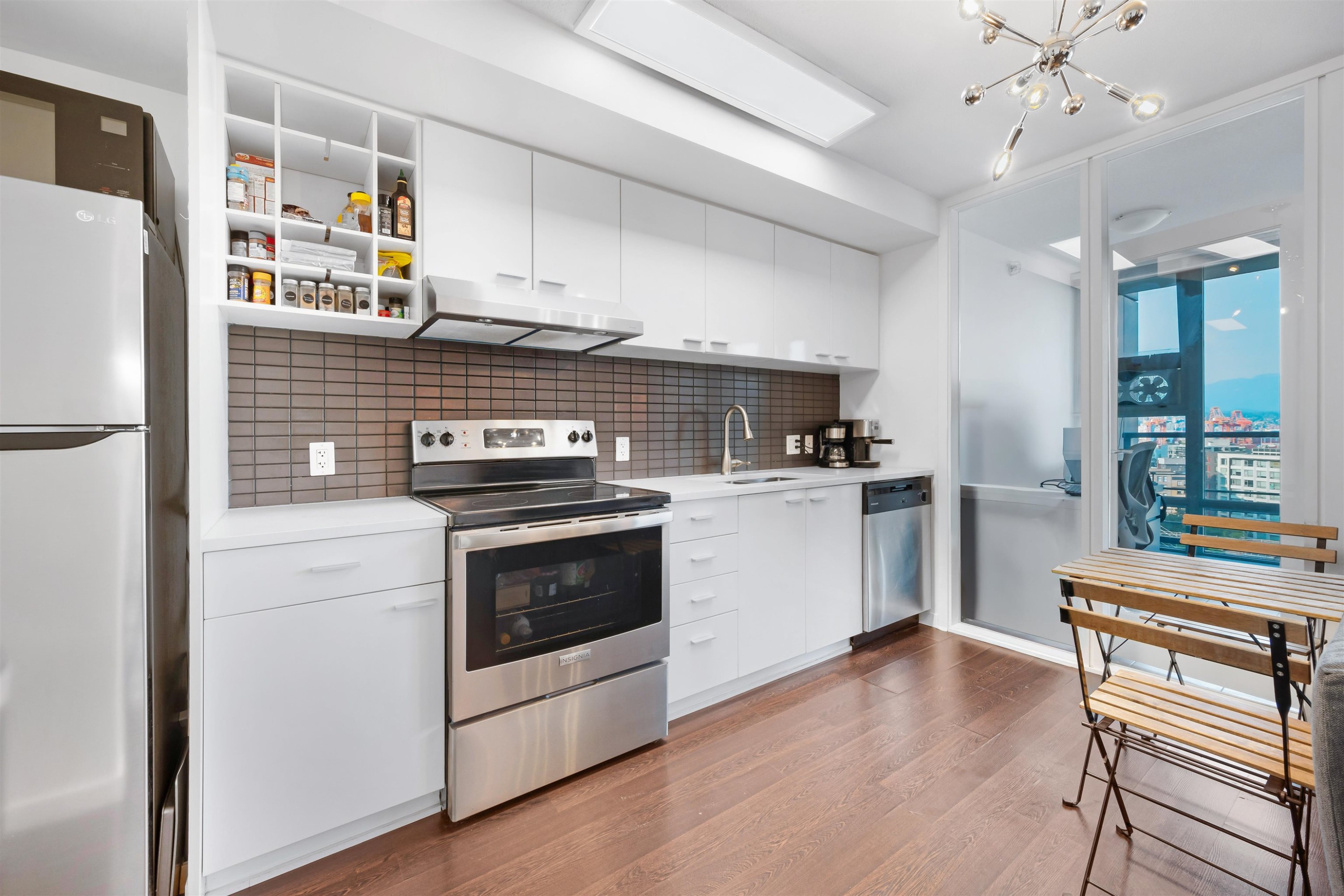 1207-602 Citadel Parade, Vancouver, BC