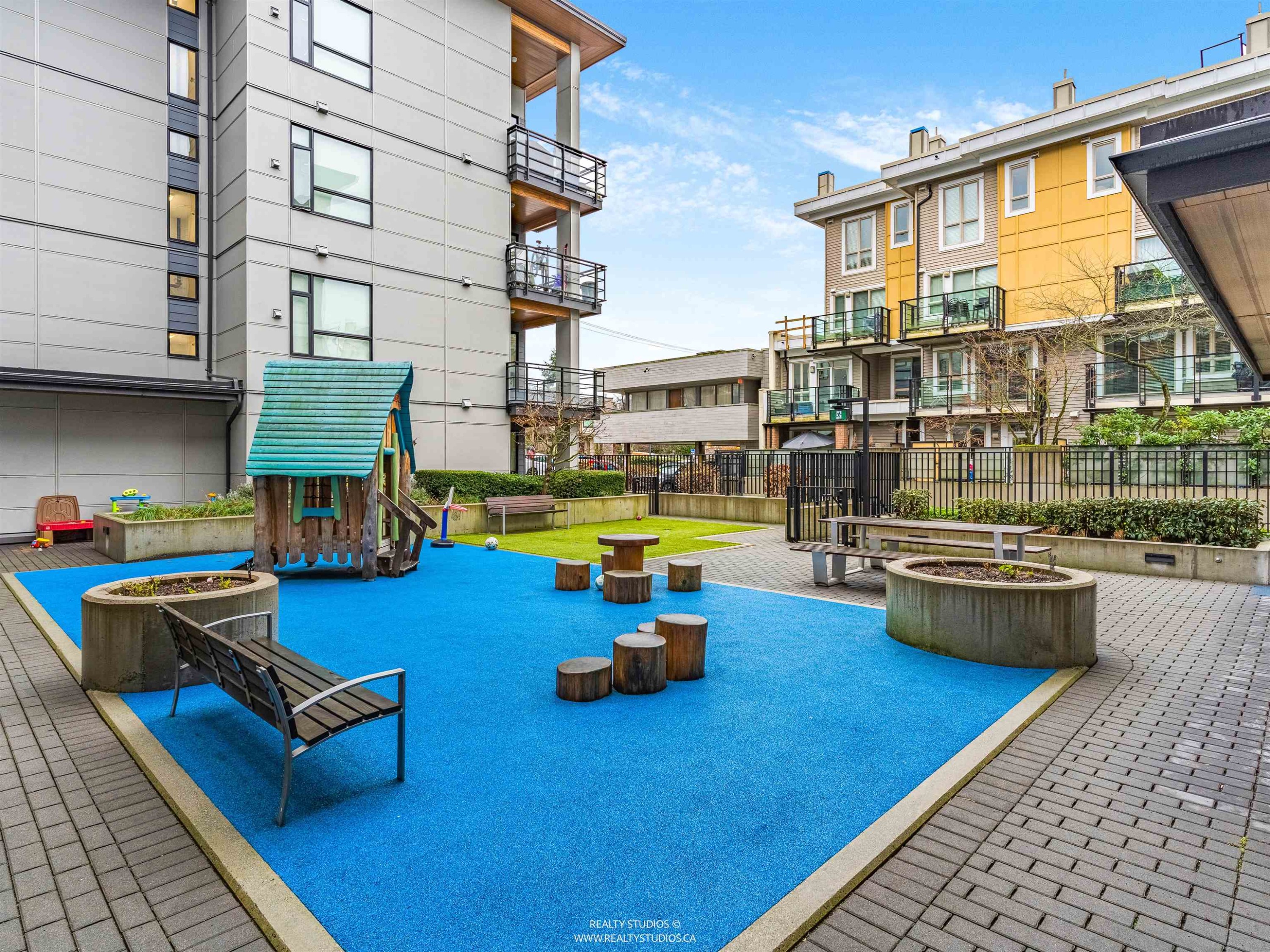 206-715 15Th Street W, North Vancouver, BC