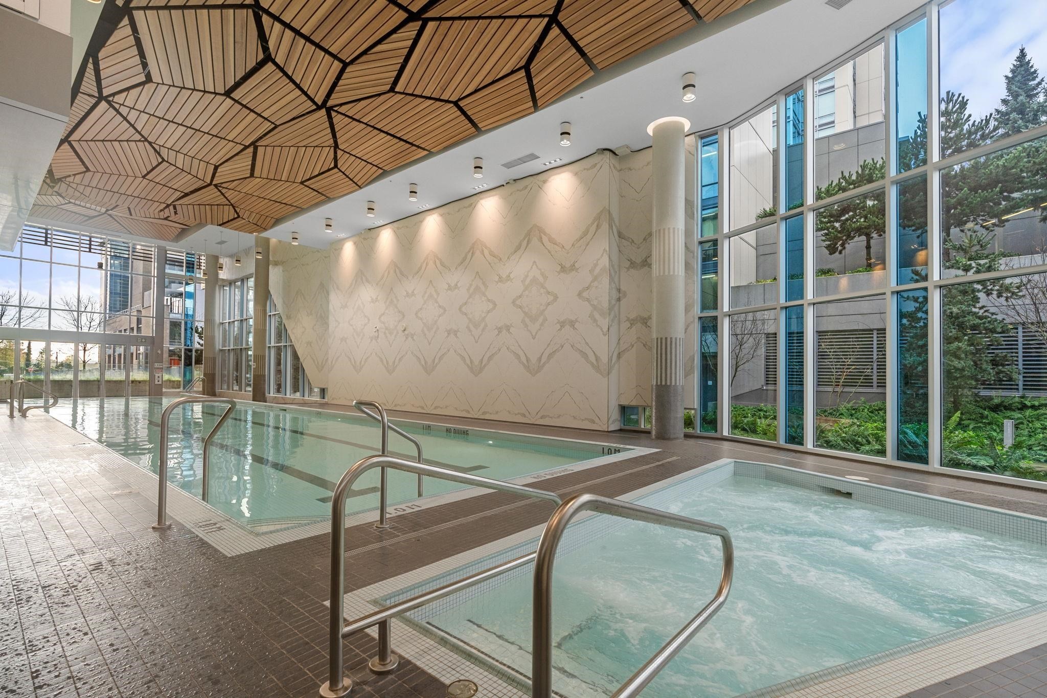 2202-1550 Fern Street, North Vancouver, BC