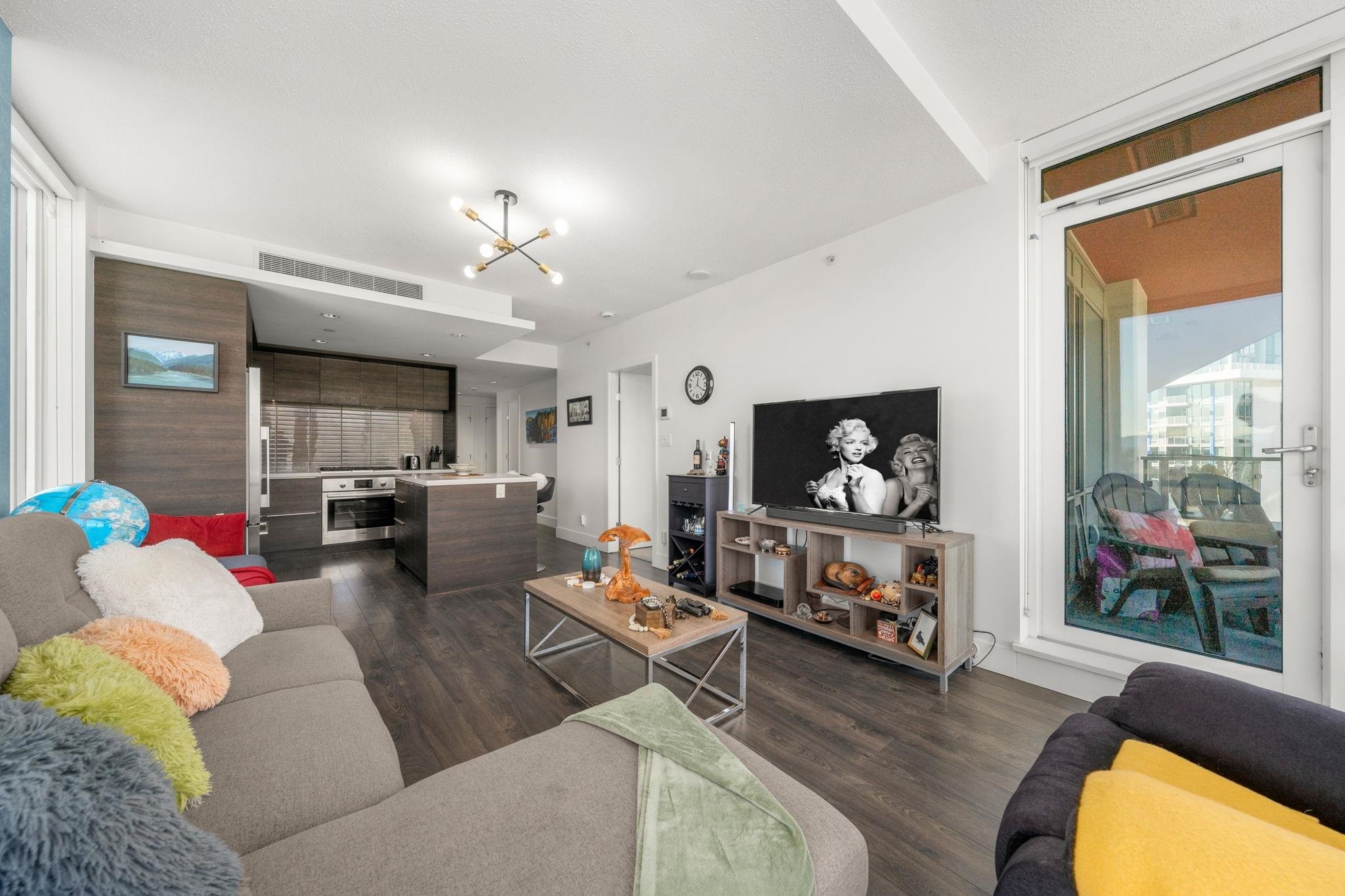 2202-1550 Fern Street, North Vancouver, BC