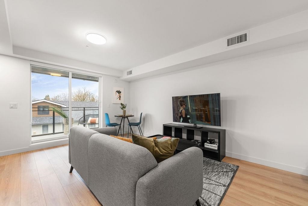 311-2419 Grant Street, Vancouver, BC