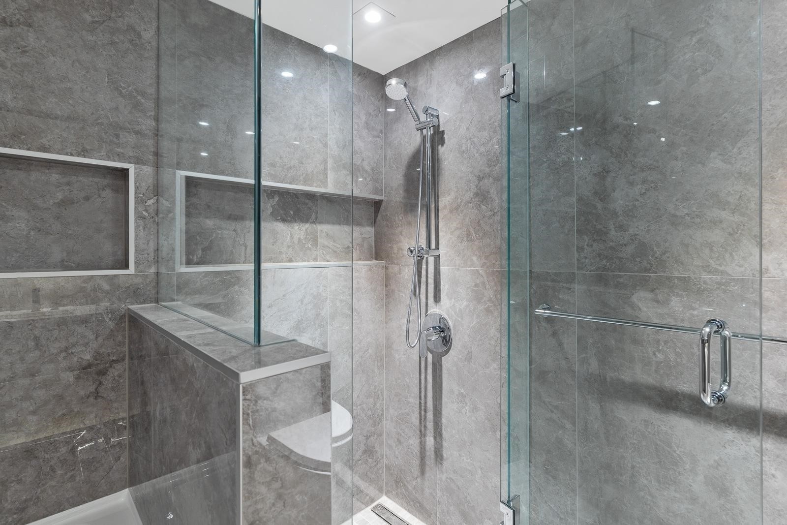 854-6328 No.3 Road, Richmond, BC