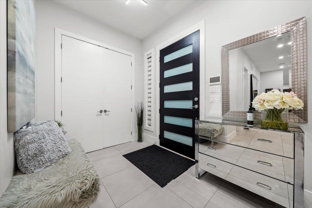 1041 Stewart Avenue, Coquitlam, BC