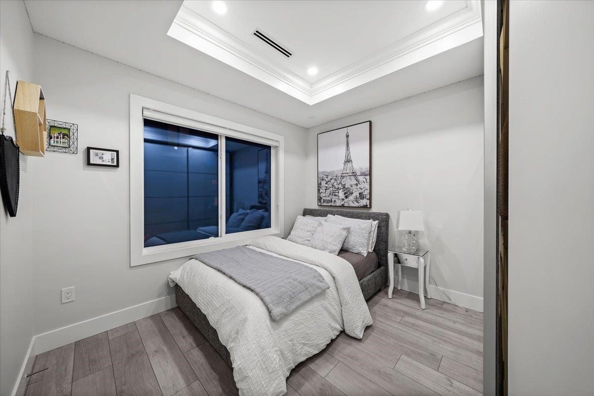 1041 Stewart Avenue, Coquitlam, BC