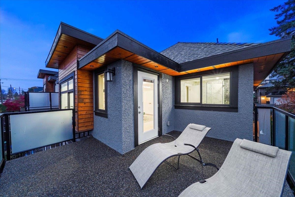 1041 Stewart Avenue, Coquitlam, BC