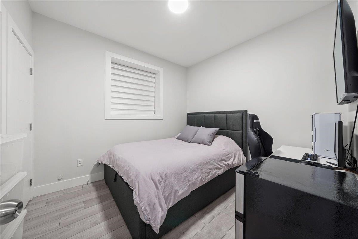 1041 Stewart Avenue, Coquitlam, BC