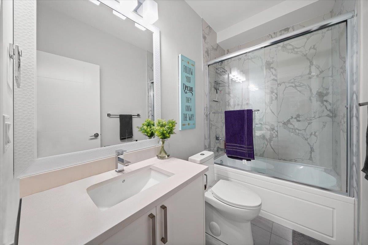 1041 Stewart Avenue, Coquitlam, BC
