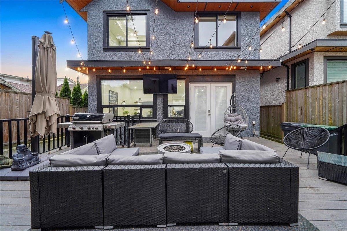 1041 Stewart Avenue, Coquitlam, BC