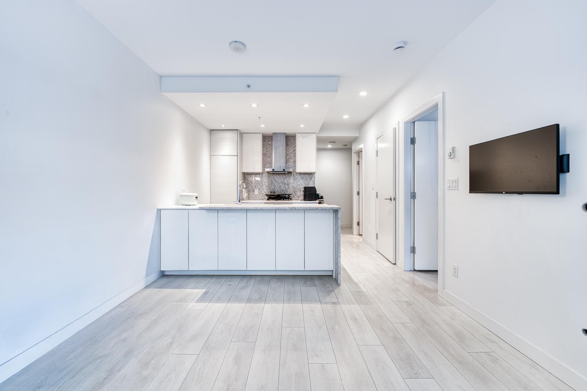 1711-6098 Station Street, Burnaby, BC