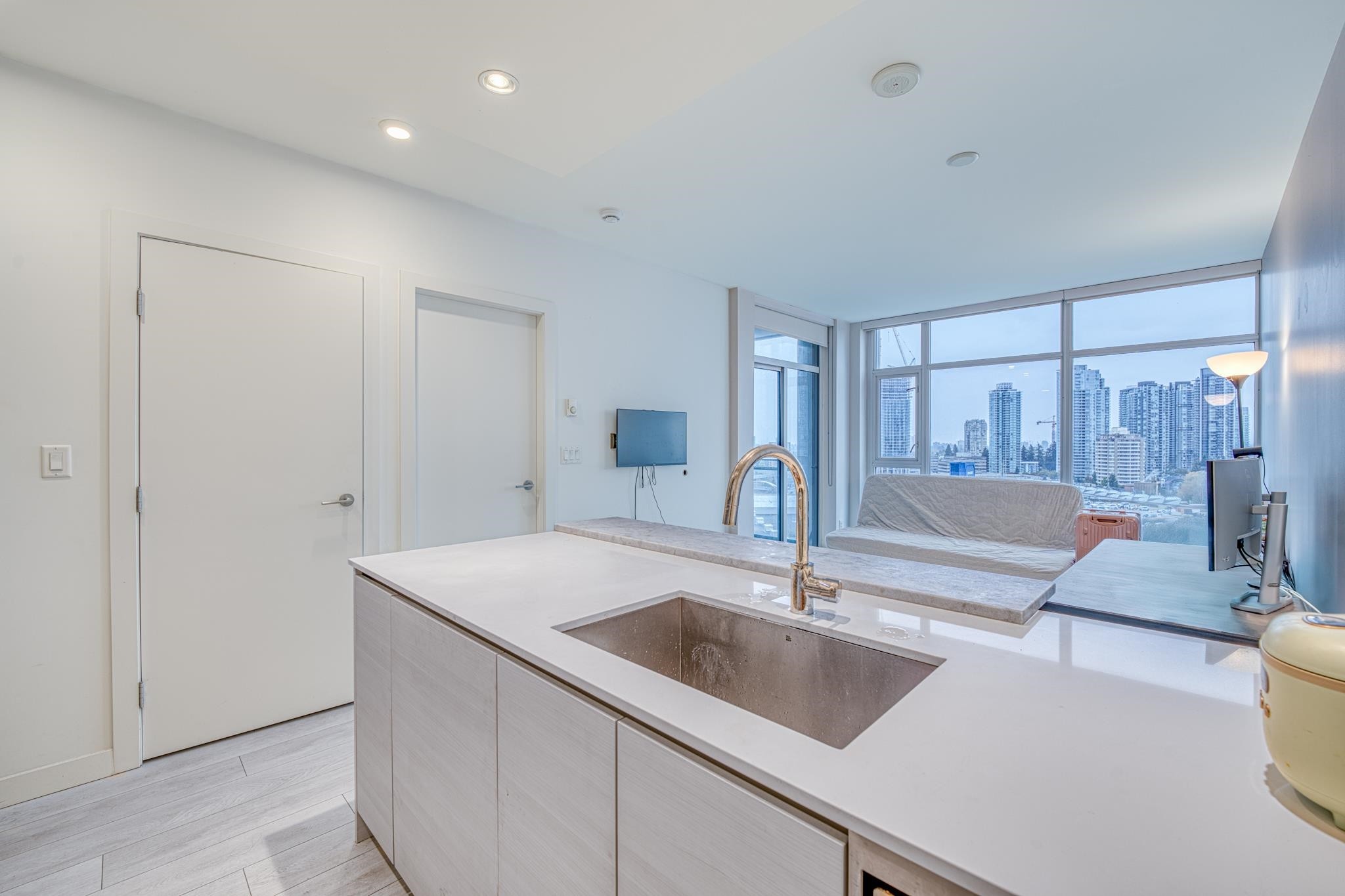 1711-6098 Station Street, Burnaby, BC