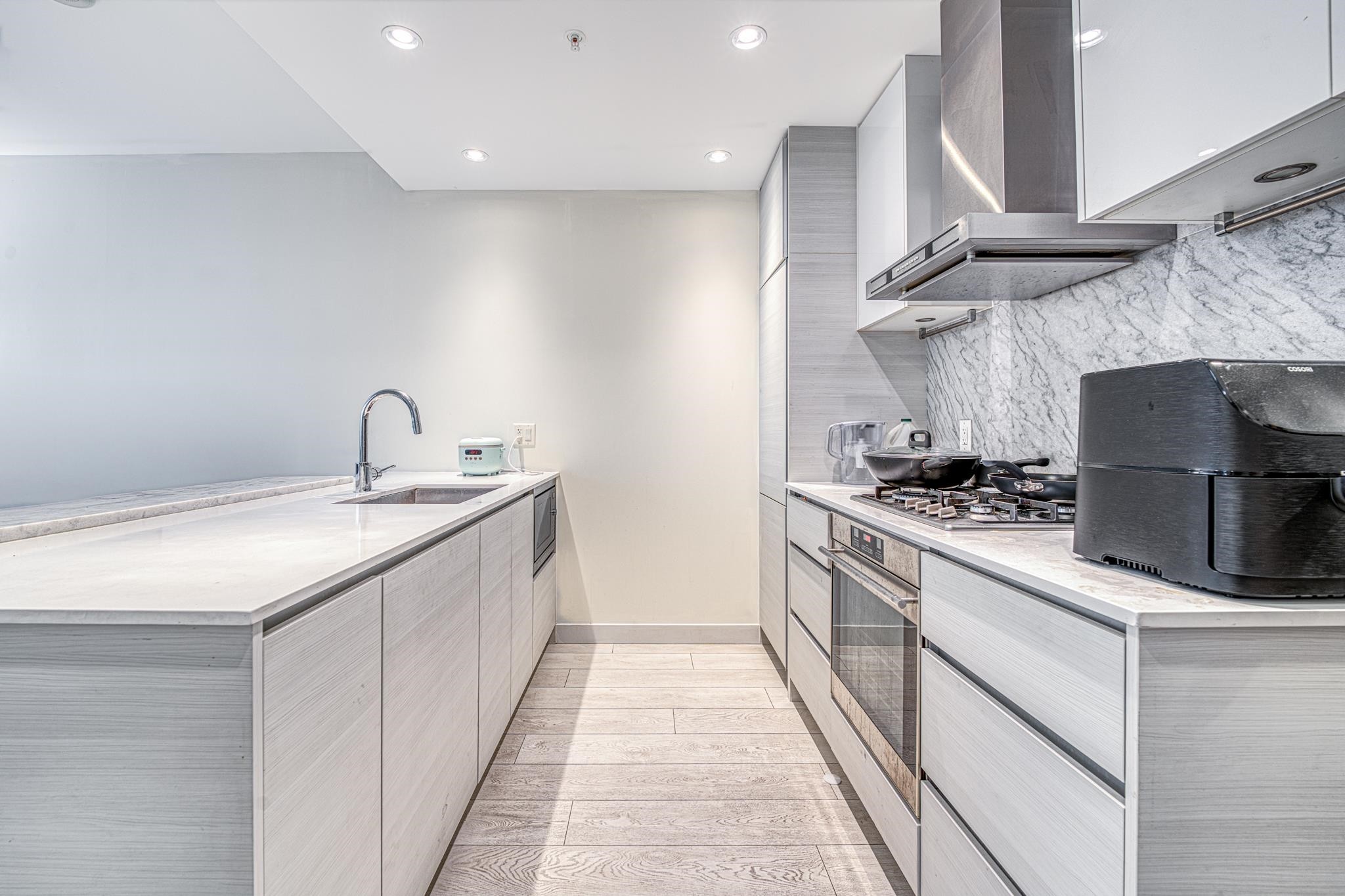 1711-6098 Station Street, Burnaby, BC