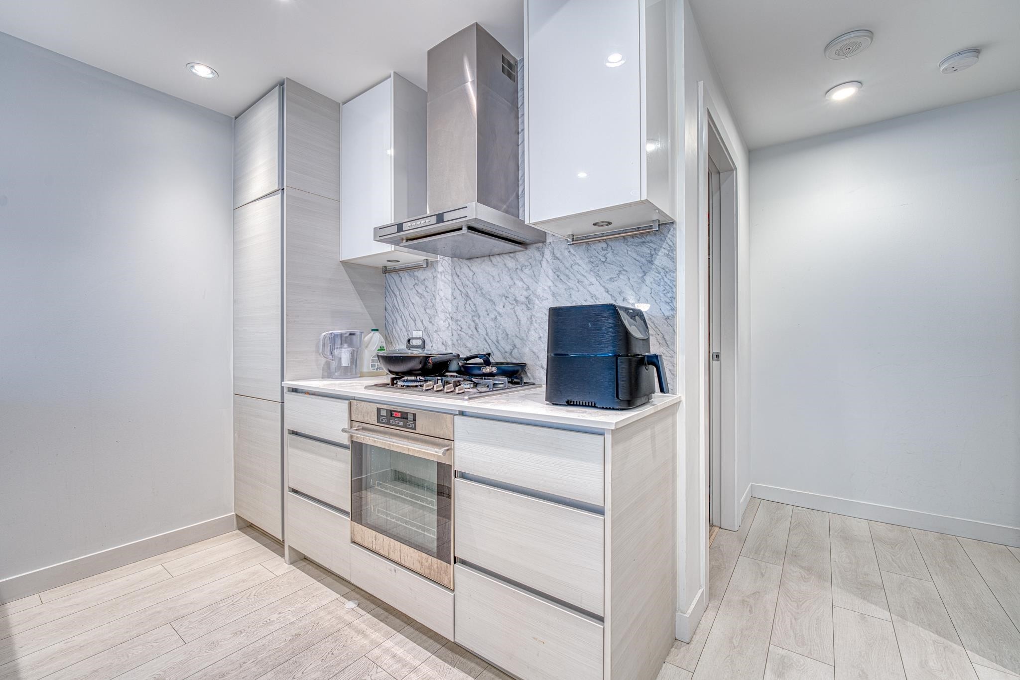 1711-6098 Station Street, Burnaby, BC