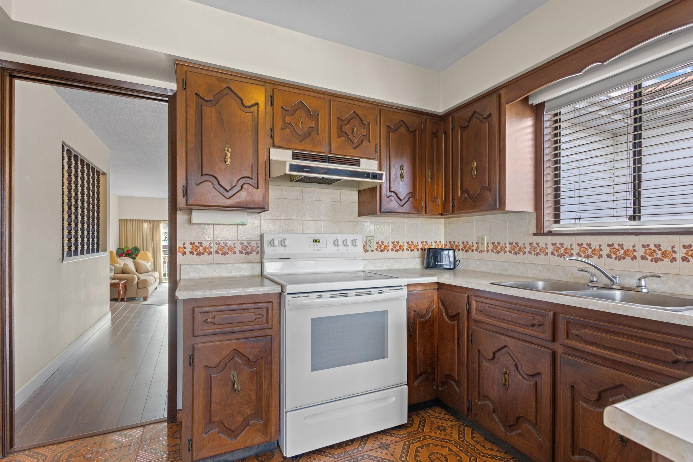 2225 35Th Avenue E, Vancouver, BC