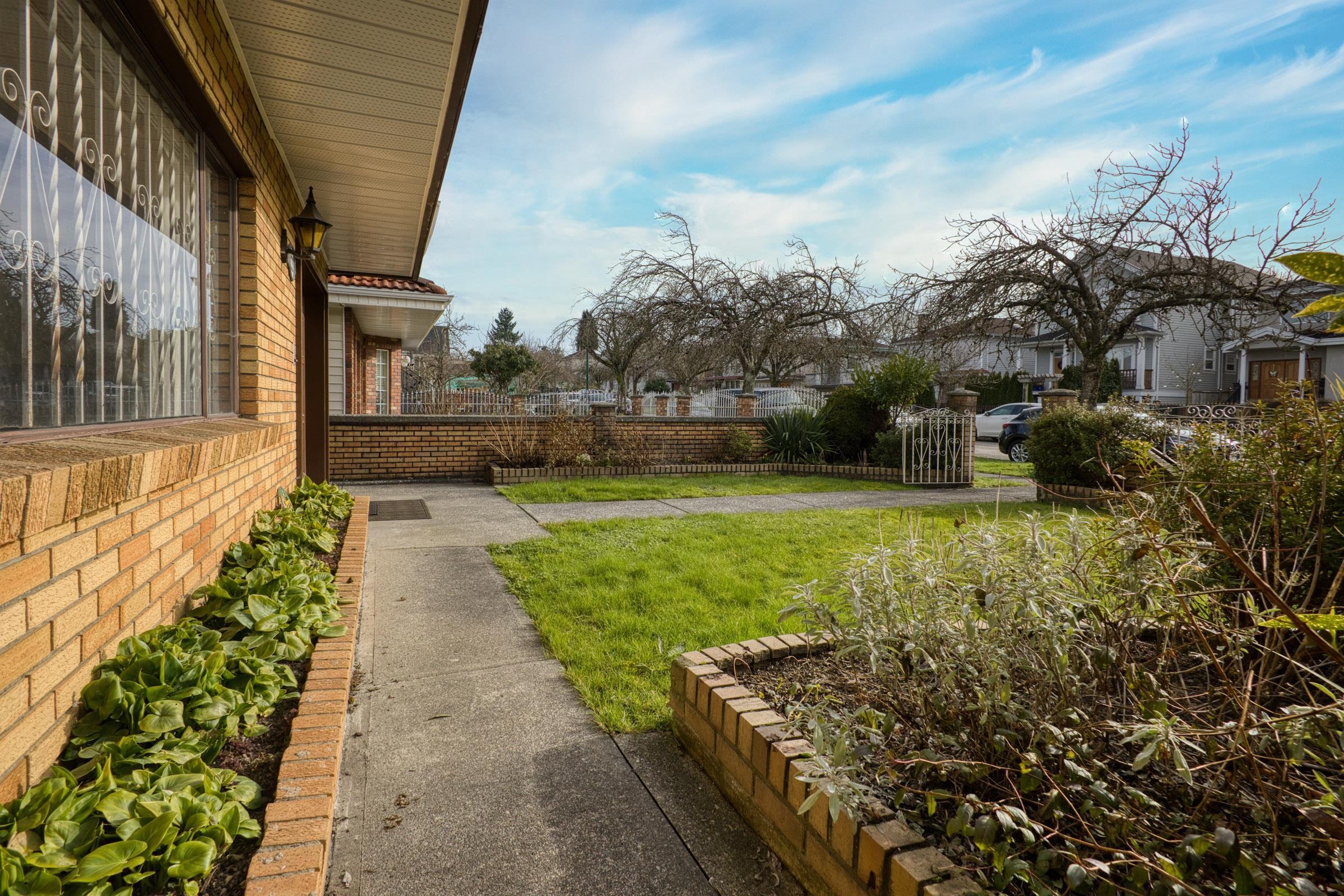 2225 35Th Avenue E, Vancouver, BC