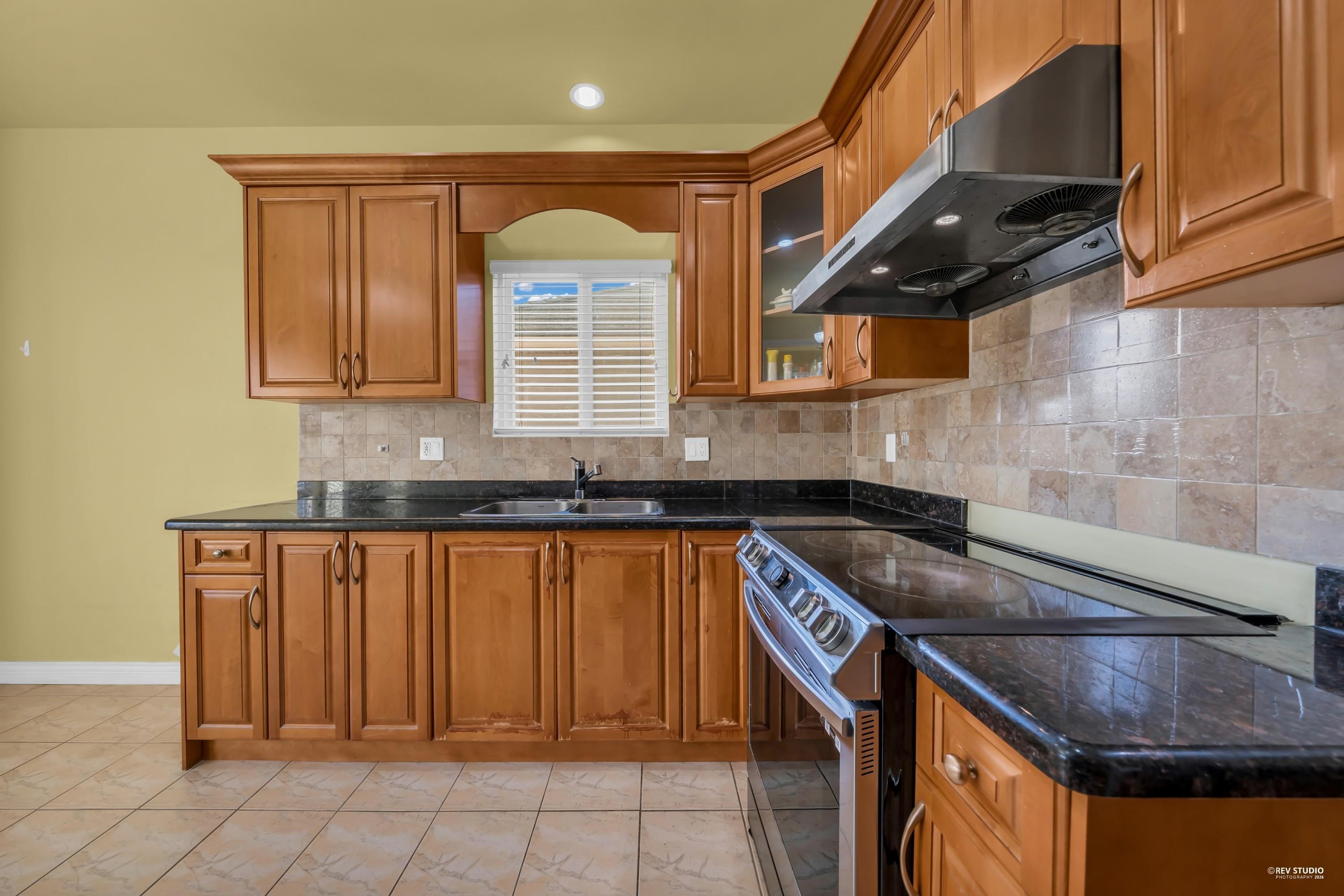 2160 54Th Avenue E, Vancouver, BC