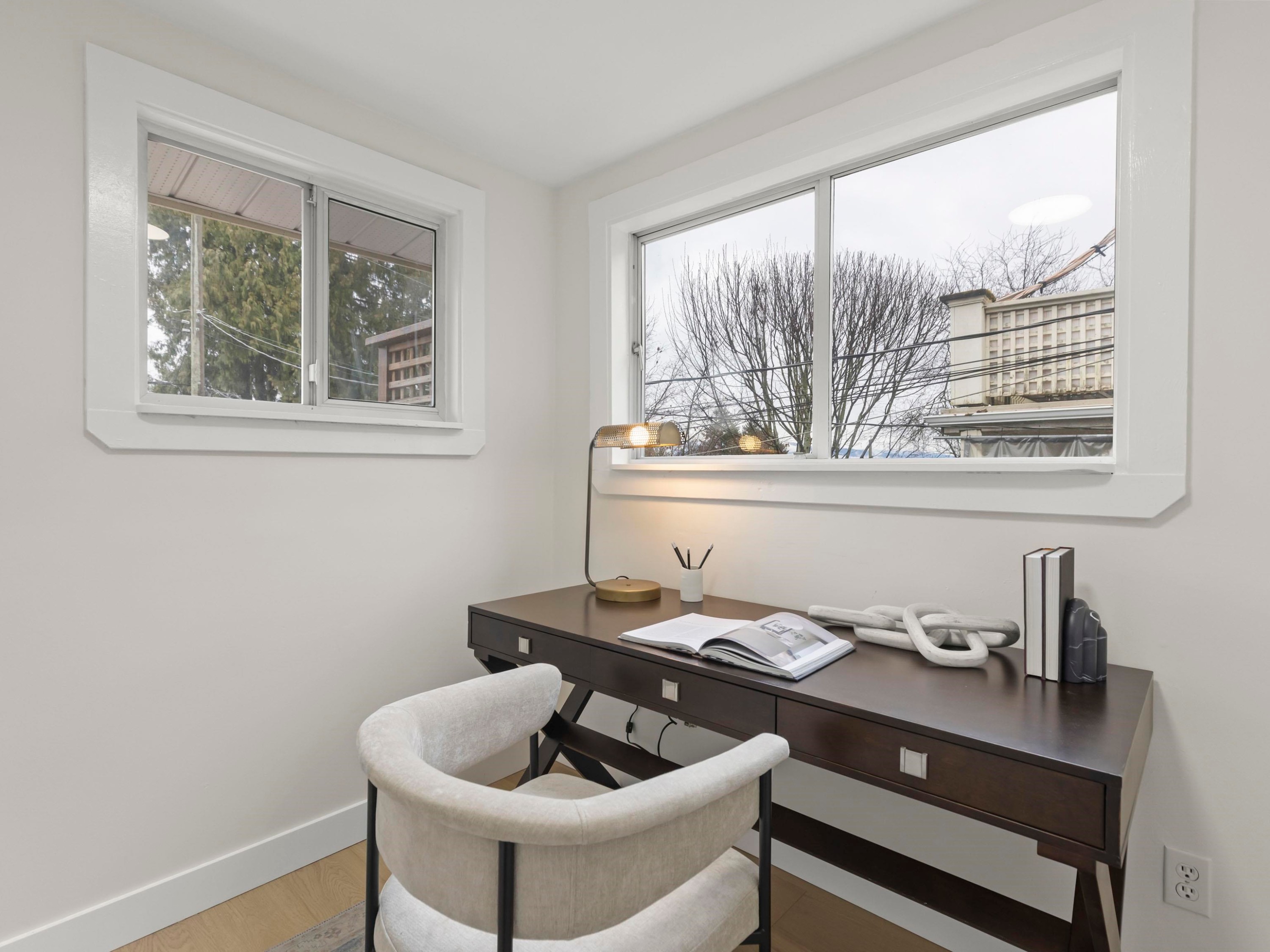 829 14Th Avenue E, Vancouver, BC