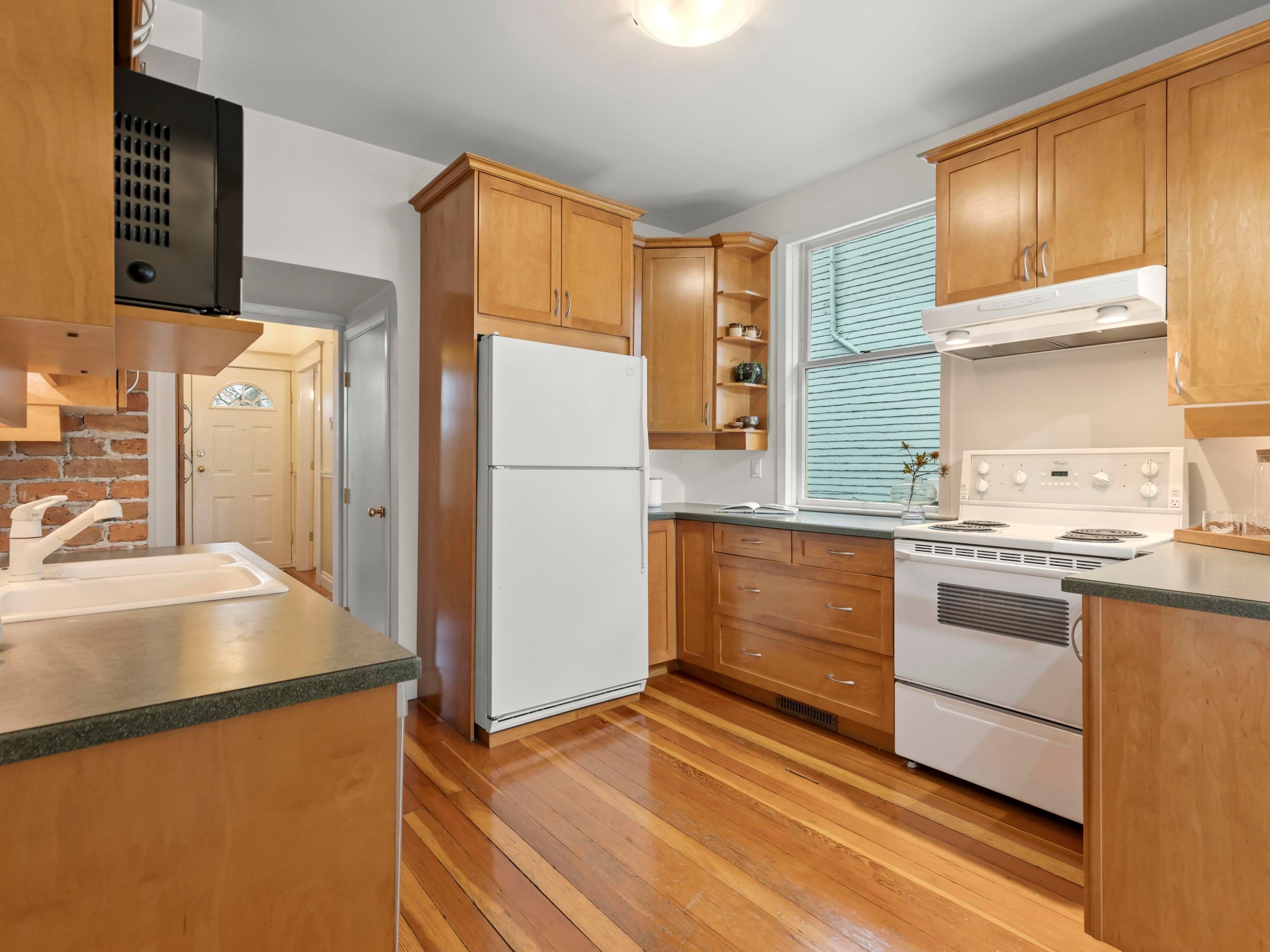 829 14Th Avenue E, Vancouver, BC