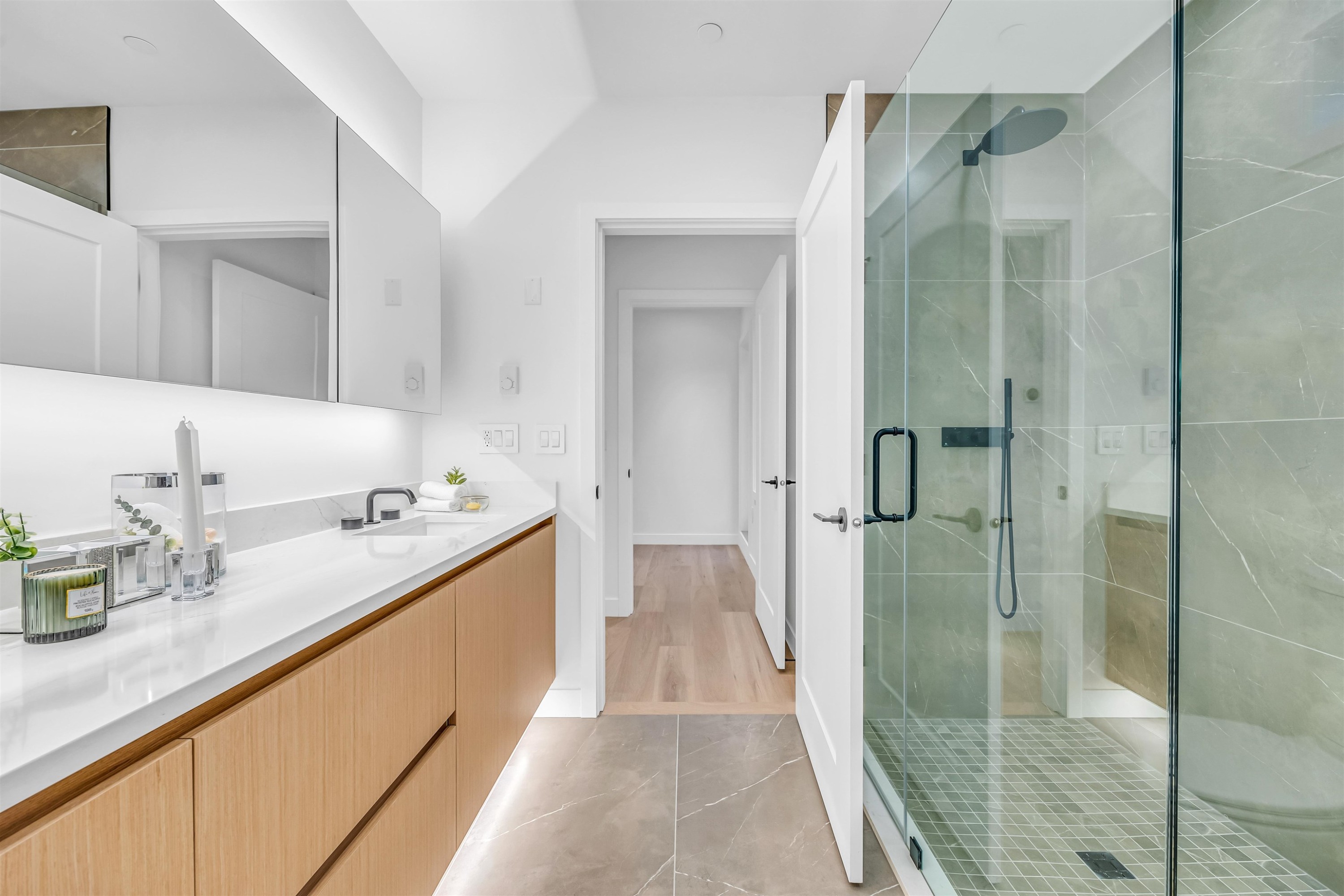 1012 52Nd Avenue W, Vancouver, BC