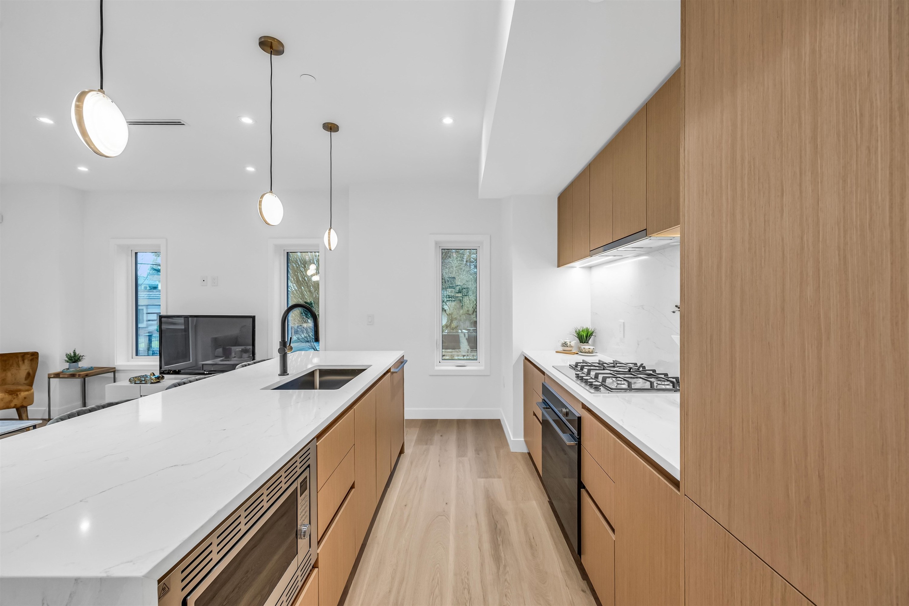 1012 52Nd Avenue W, Vancouver, BC