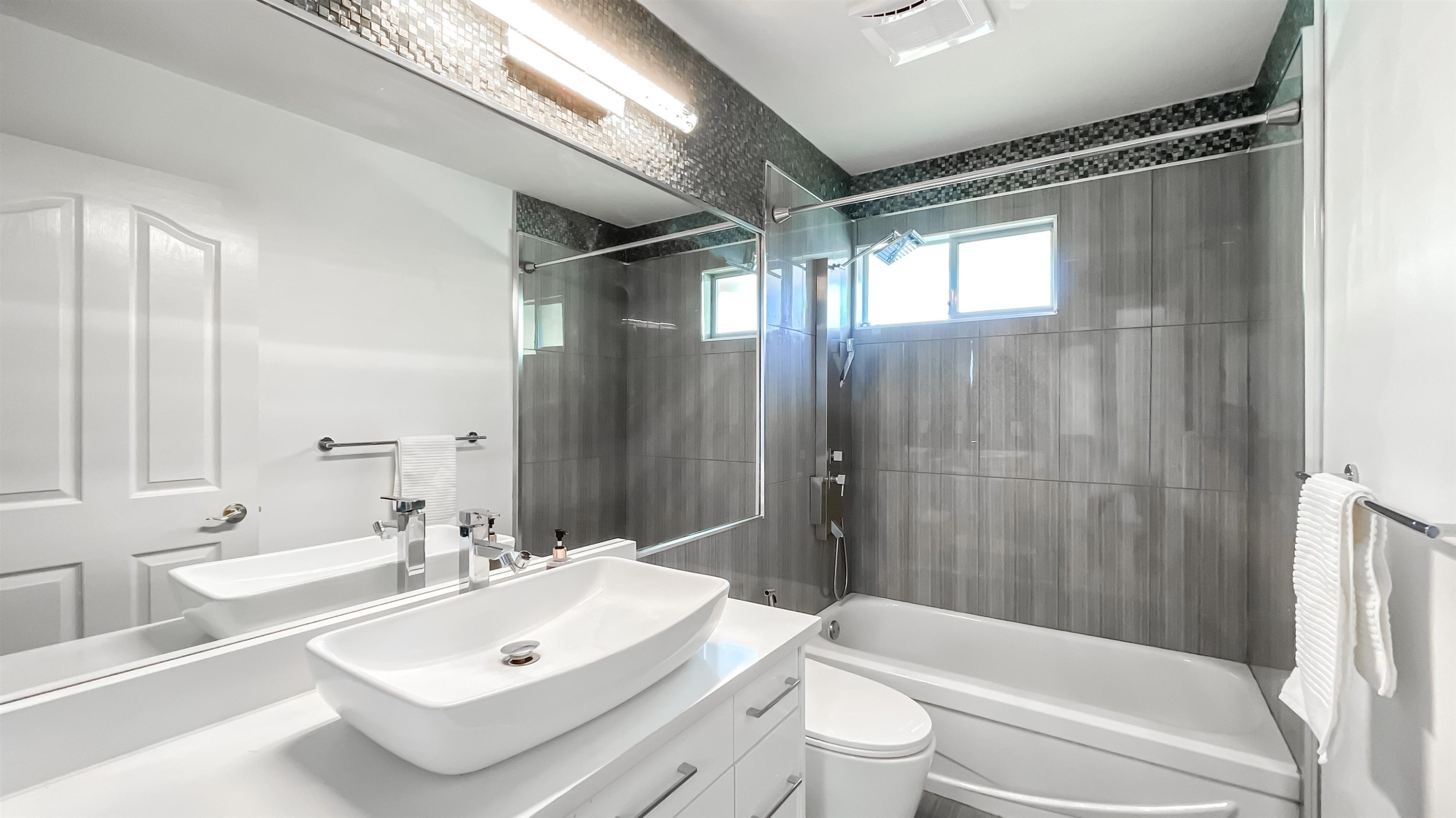 1476 Lansdowne Drive, Coquitlam, BC