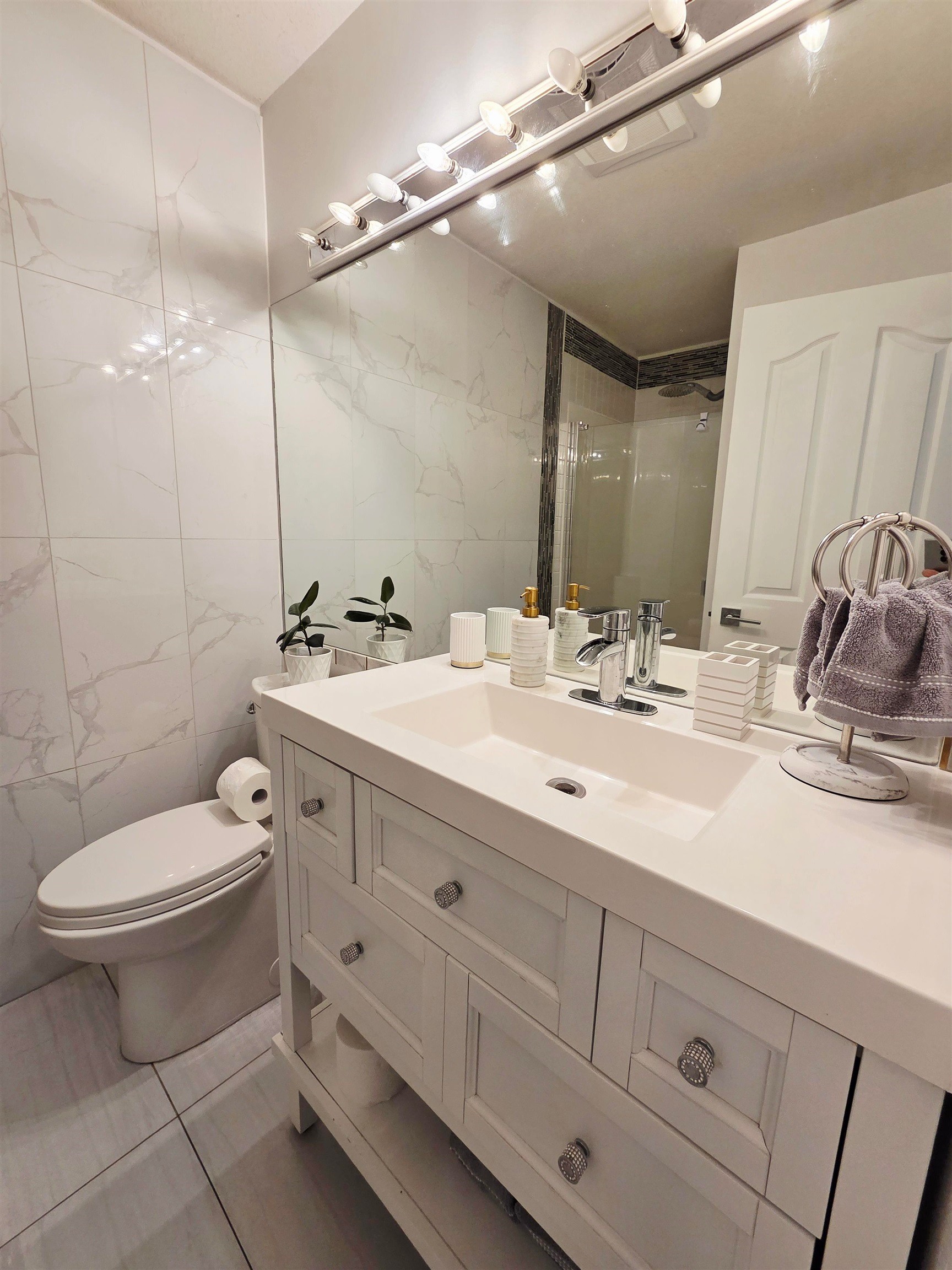 1476 Lansdowne Drive, Coquitlam, BC