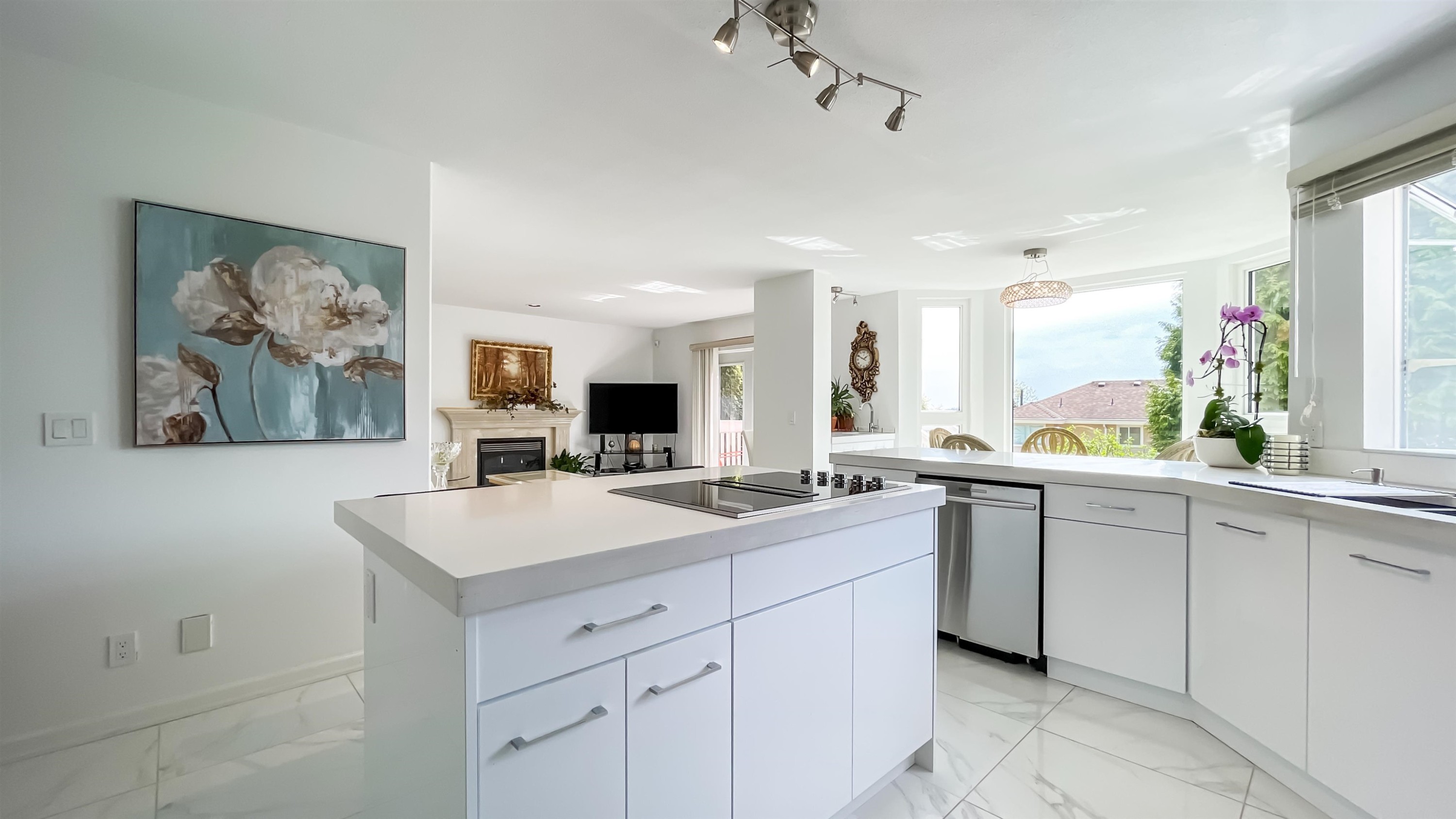 1476 Lansdowne Drive, Coquitlam, BC