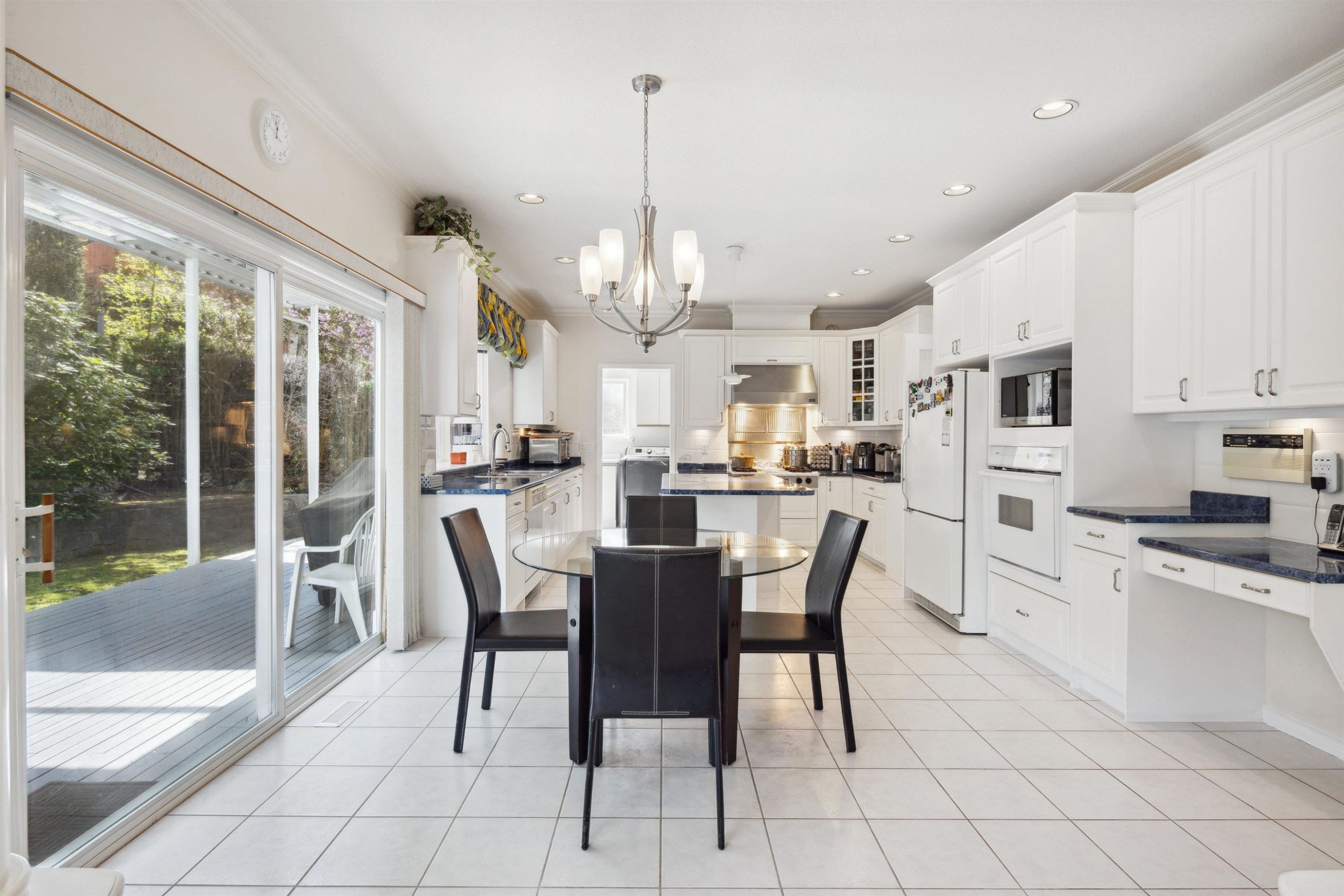 2525 Sapphire Place, Coquitlam, BC