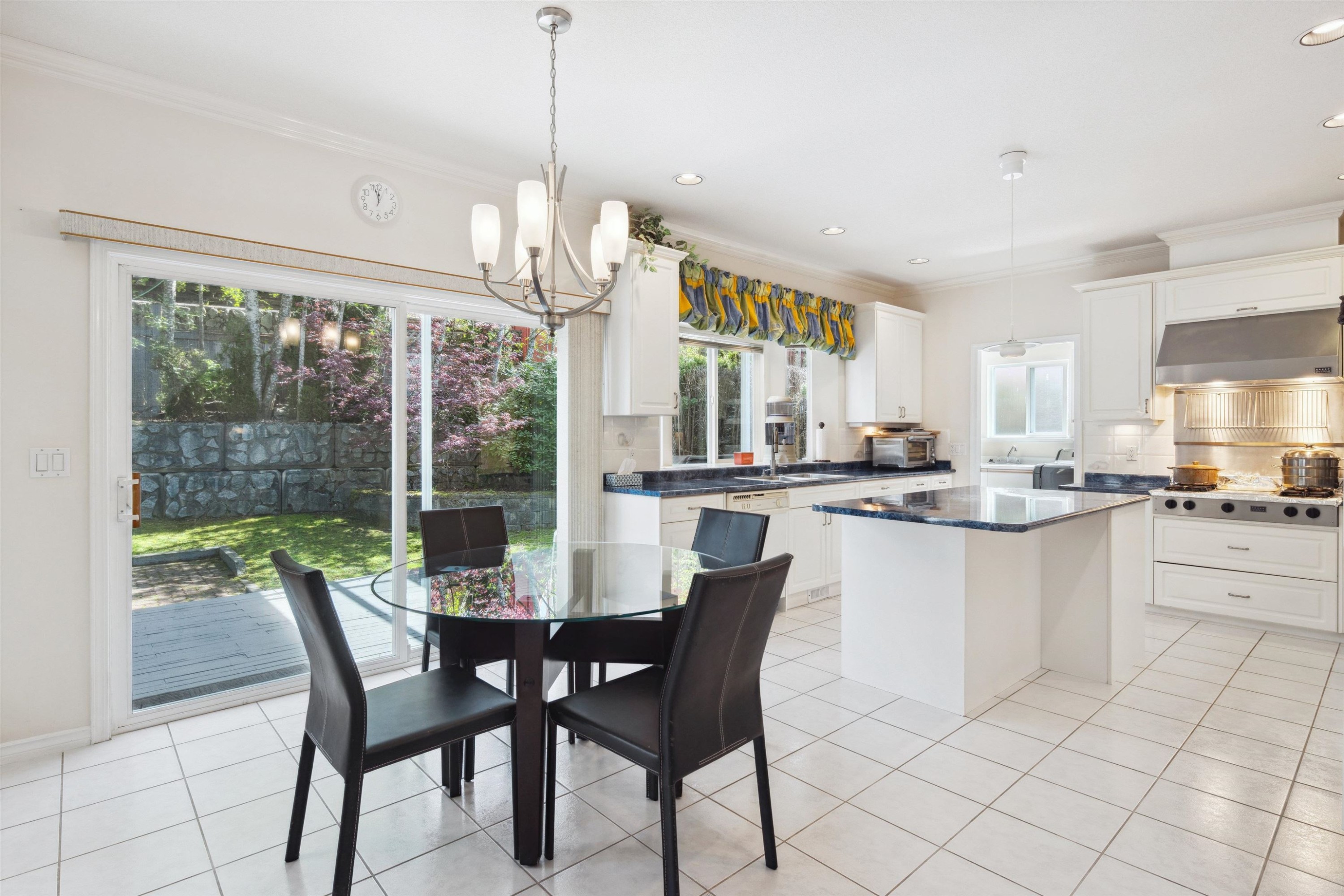 2525 Sapphire Place, Coquitlam, BC