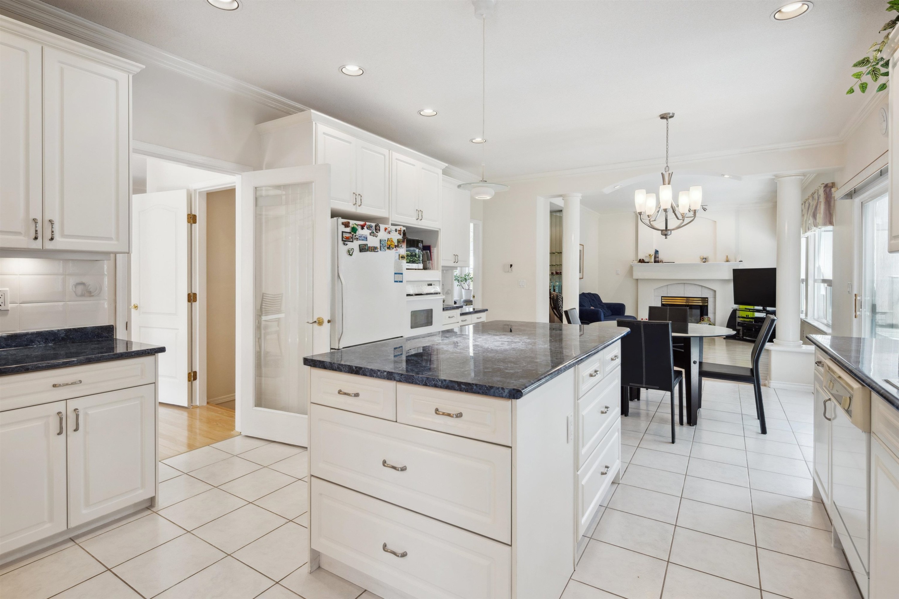 2525 Sapphire Place, Coquitlam, BC