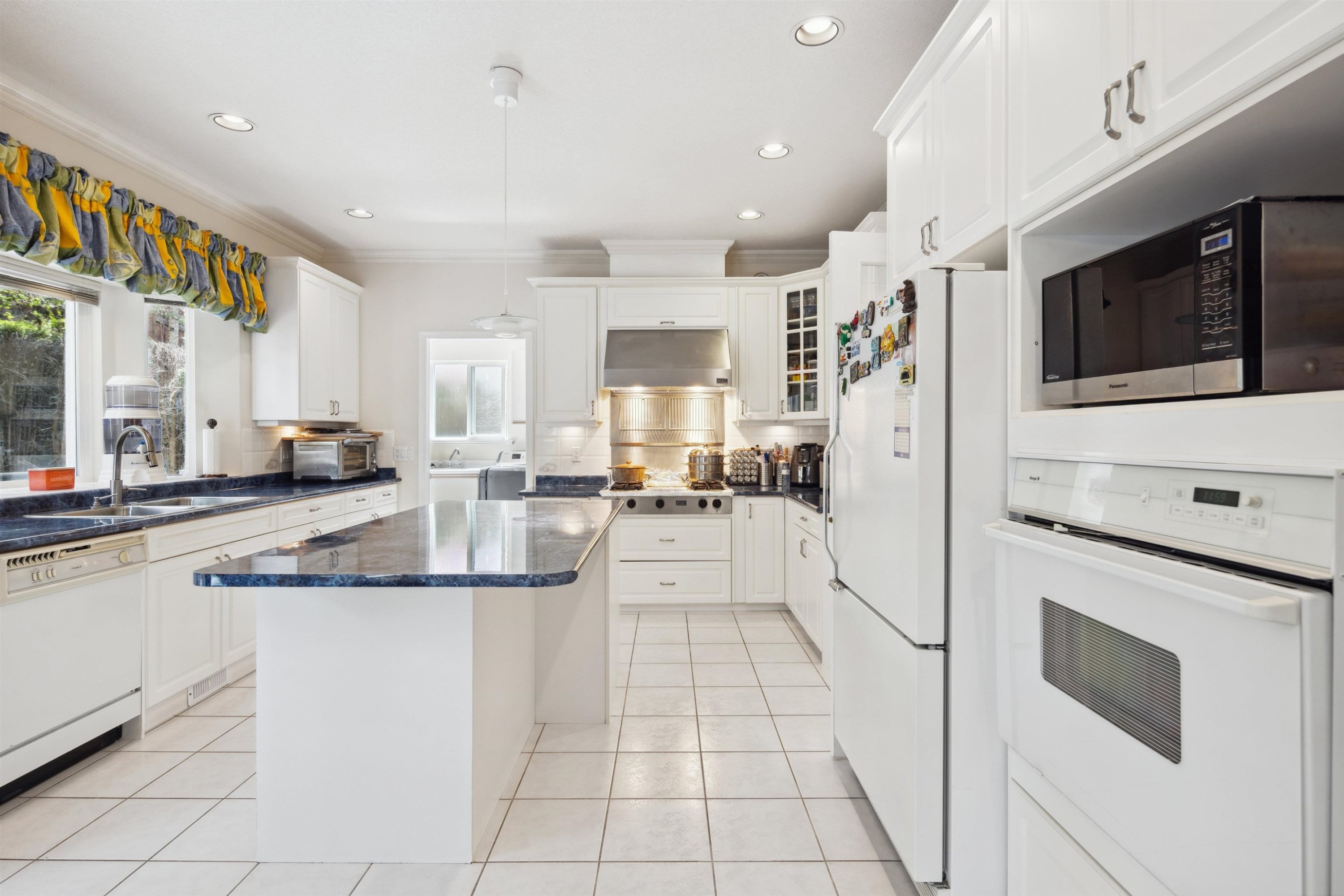 2525 Sapphire Place, Coquitlam, BC